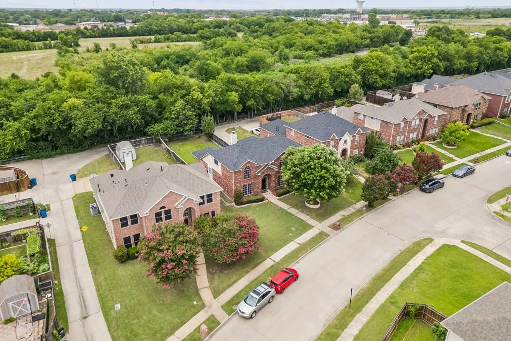 Single Family Residence For Sale in Dallas County , 213 Chaparral Drive, Sunnyvale, Texas 75182, 4 Bedroom, 3 Bathroom, 2 Garage spaces, 3,398 Sqft, built in 2000, mls#21309011, Real Estate Agent in Sunnyvale, Homes For Sale in Dallas county, Homes For Sale in Sunnyvale, Realtor in Sunnyvale Texas, Real Estate Brokerage Independent Realty Texas, Luminita Cordes Realtor