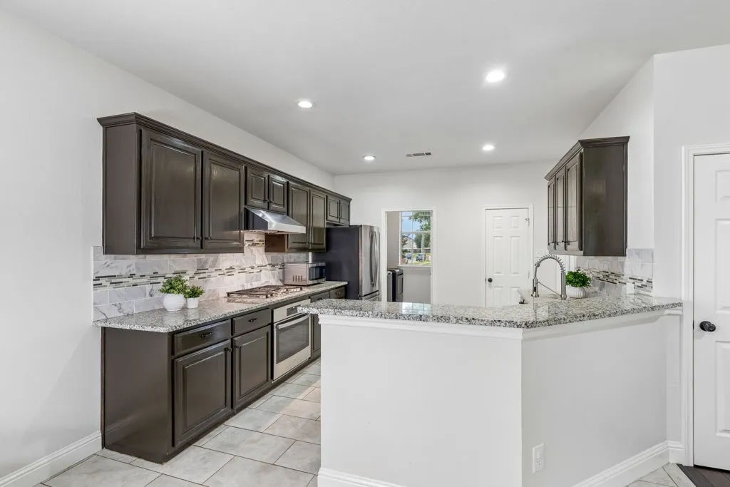 Single Family Residence For Sale in Dallas County , 213 Chaparral Drive, Sunnyvale, Texas 75182, 4 Bedroom, 3 Bathroom, 2 Garage spaces, 3,398 Sqft, built in 2000, mls#21309011, Real Estate Agent in Sunnyvale, Homes For Sale in Dallas county, Homes For Sale in Sunnyvale, Realtor in Sunnyvale Texas, Real Estate Brokerage Independent Realty Texas, Luminita Cordes Realtor