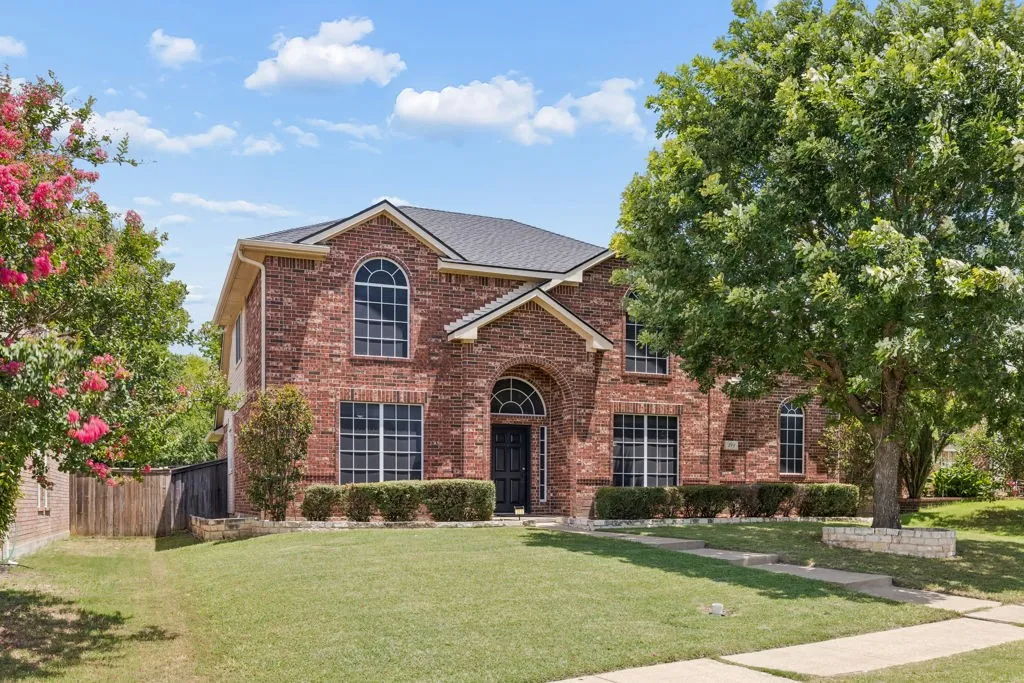 Single Family Residence For Sale in Dallas County , 213 Chaparral Drive, Sunnyvale, Texas 75182, 4 Bedroom, 3 Bathroom, 2 Garage spaces, 3,398 Sqft, built in 2000, mls#21309011, Real Estate Agent in Sunnyvale, Homes For Sale in Dallas county, Homes For Sale in Sunnyvale, Realtor in Sunnyvale Texas, Real Estate Brokerage Independent Realty Texas, Luminita Cordes Realtor