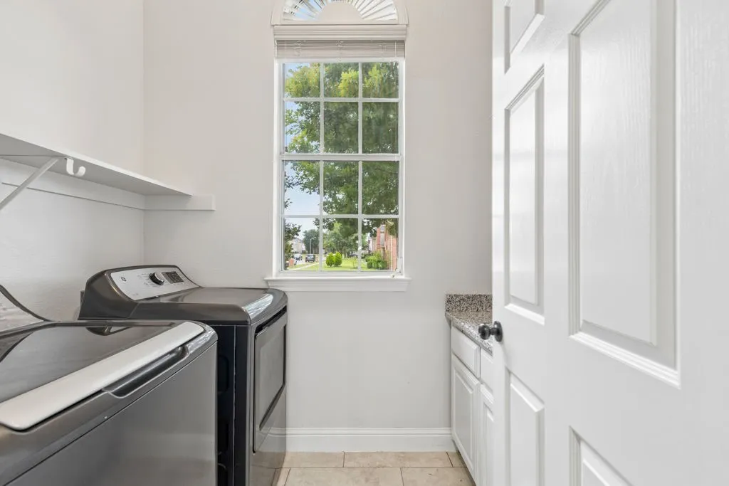 Single Family Residence For Sale in Dallas County , 213 Chaparral Drive, Sunnyvale, Texas 75182, 4 Bedroom, 3 Bathroom, 2 Garage spaces, 3,398 Sqft, built in 2000, mls#21309011, Real Estate Agent in Sunnyvale, Homes For Sale in Dallas county, Homes For Sale in Sunnyvale, Realtor in Sunnyvale Texas, Real Estate Brokerage Independent Realty Texas, Luminita Cordes Realtor