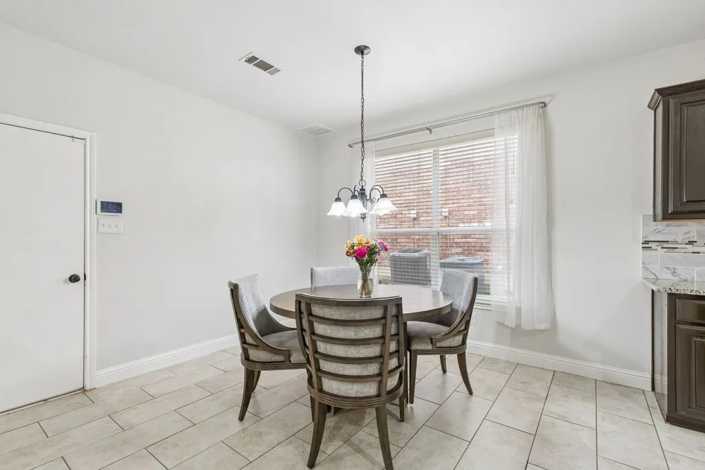 Single Family Residence For Sale in Dallas County , 213 Chaparral Drive, Sunnyvale, Texas 75182, 4 Bedroom, 3 Bathroom, 2 Garage spaces, 3,398 Sqft, built in 2000, mls#21309011, Real Estate Agent in Sunnyvale, Homes For Sale in Dallas county, Homes For Sale in Sunnyvale, Realtor in Sunnyvale Texas, Real Estate Brokerage Independent Realty Texas, Luminita Cordes Realtor