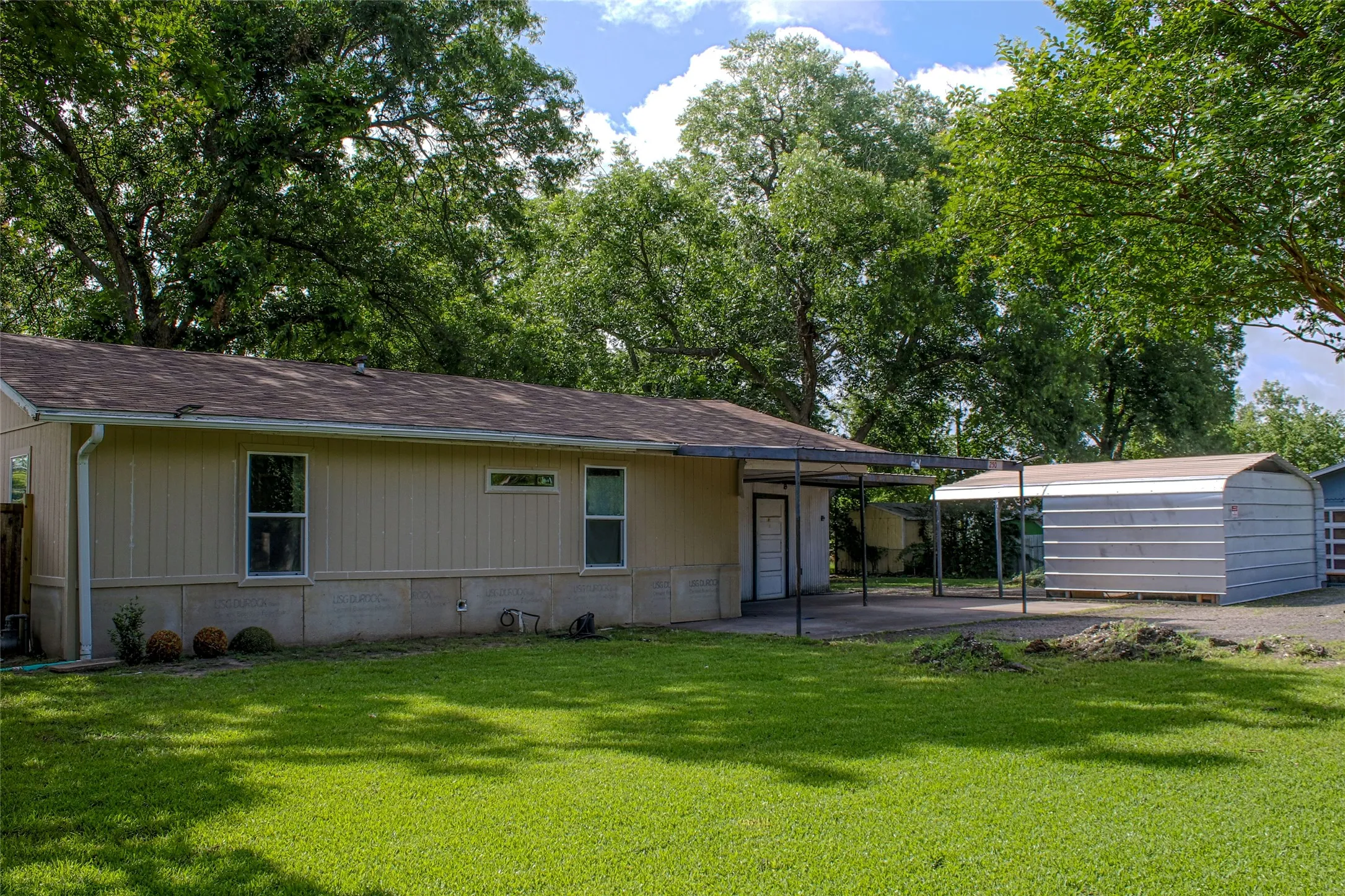 Single Family Residence For Sale in Delta County , 250 9th Street, Cooper, Texas 75432, 3 Bedroom, 1 Bathroom, Garage spaces, 1,072 Sqft, built in 1950, mls#21312458, Real Estate Agent in Cooper, Homes For Sale in Delta county, Homes For Sale in Cooper, Realtor in Cooper Texas, Real Estate Brokerage Independent Realty Texas, Luminita Cordes Realtor