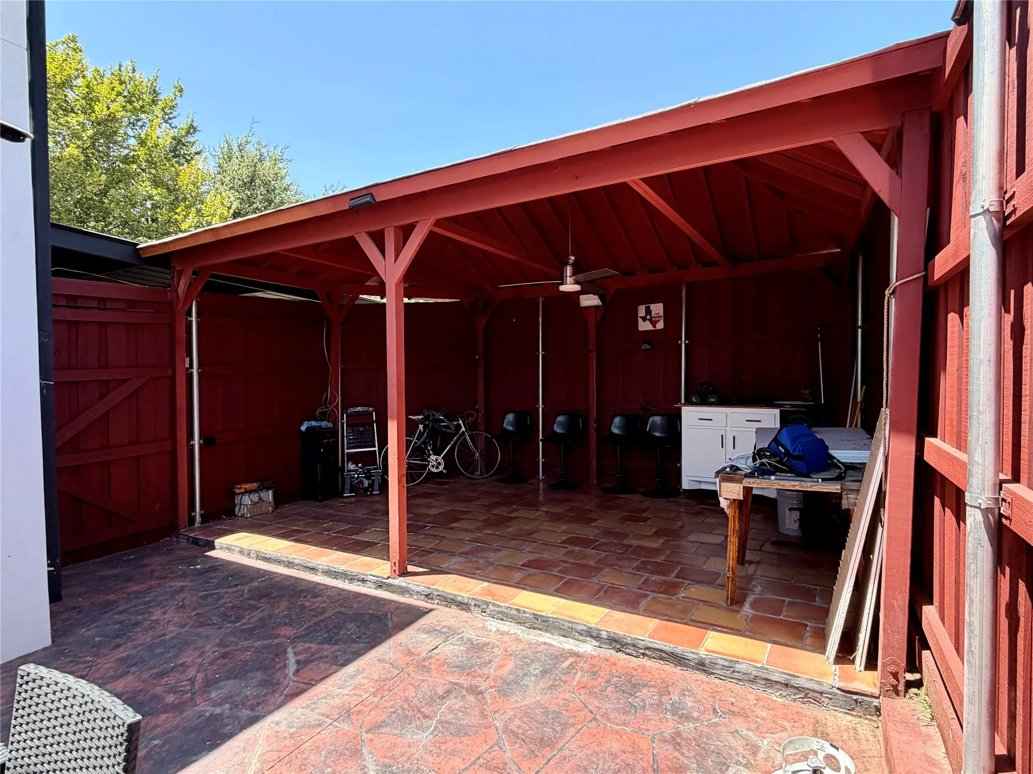 Single Family Residence For Sale in Dallas County , 1349 Jeanette Way, Carrollton, Texas 75006, 4 Bedroom, 3 Bathroom, 2 Garage spaces, 2,430 Sqft, built in 1987, mls#21312490, Real Estate Agent in Carrollton, Homes For Sale in Dallas county, Homes For Sale in Carrollton, Realtor in Carrollton Texas, Real Estate Brokerage Independent Realty Texas, Luminita Cordes Realtor