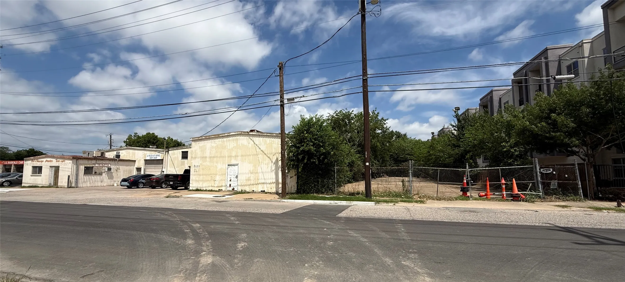 Retail For Sale in Dallas County , 2411 Butler Street, Dallas, Texas 75235, 0, 0, Garage spaces, 0 Sqft, built in 1966, Price $2,500,000, mls#21302456, Real Estate Agent in Dallas, Homes For Sale in Dallas county, Homes For Sale in Dallas, Realtor in Dallas Texas, Real Estate Brokerage Independent Realty Texas, Luminita Cordes Realtor