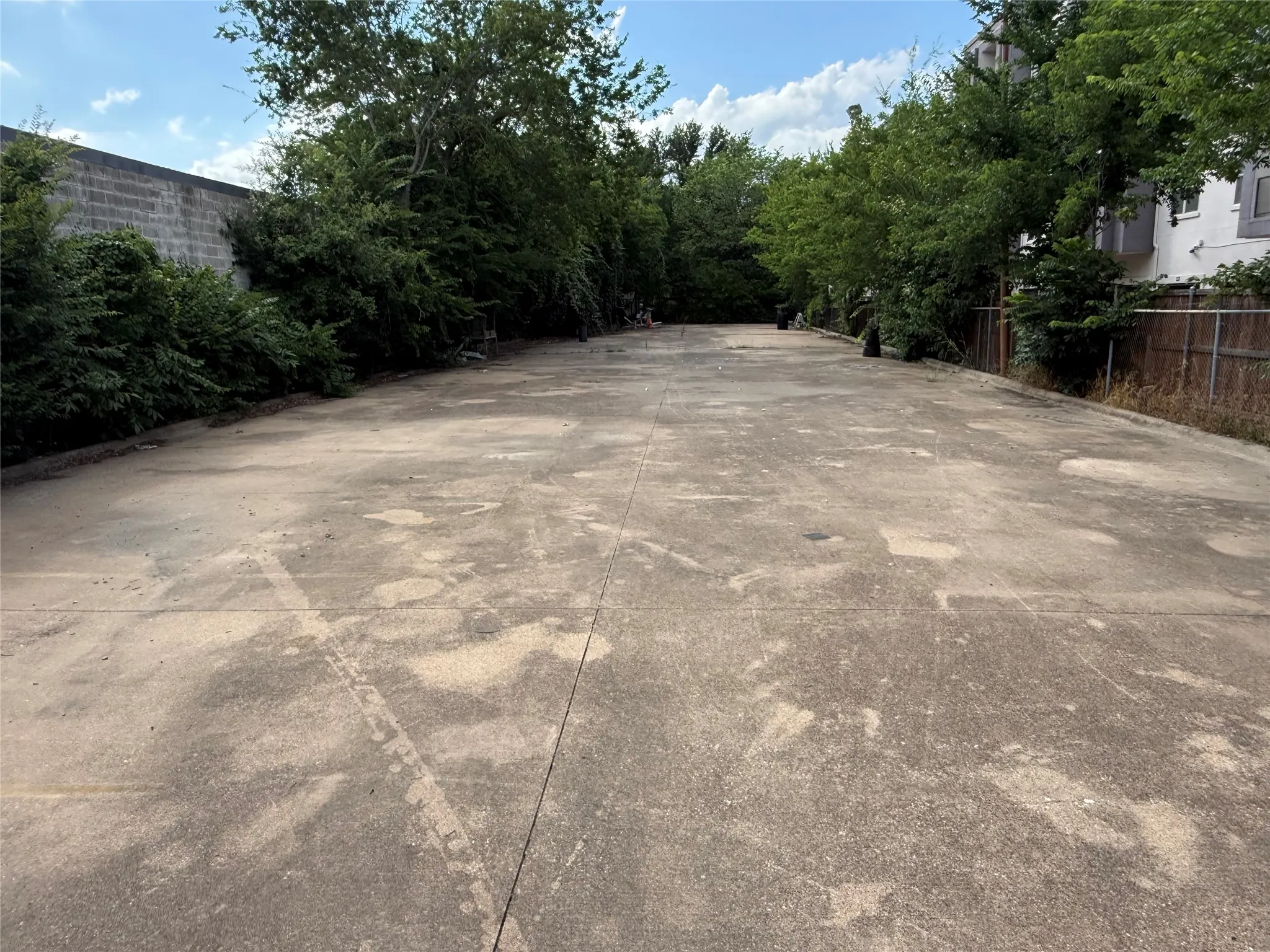 Retail For Sale in Dallas County , 2411 Butler Street, Dallas, Texas 75235, 0, 0, Garage spaces, 0 Sqft, built in 1966, Price $2,500,000, mls#21302456, Real Estate Agent in Dallas, Homes For Sale in Dallas county, Homes For Sale in Dallas, Realtor in Dallas Texas, Real Estate Brokerage Independent Realty Texas, Luminita Cordes Realtor