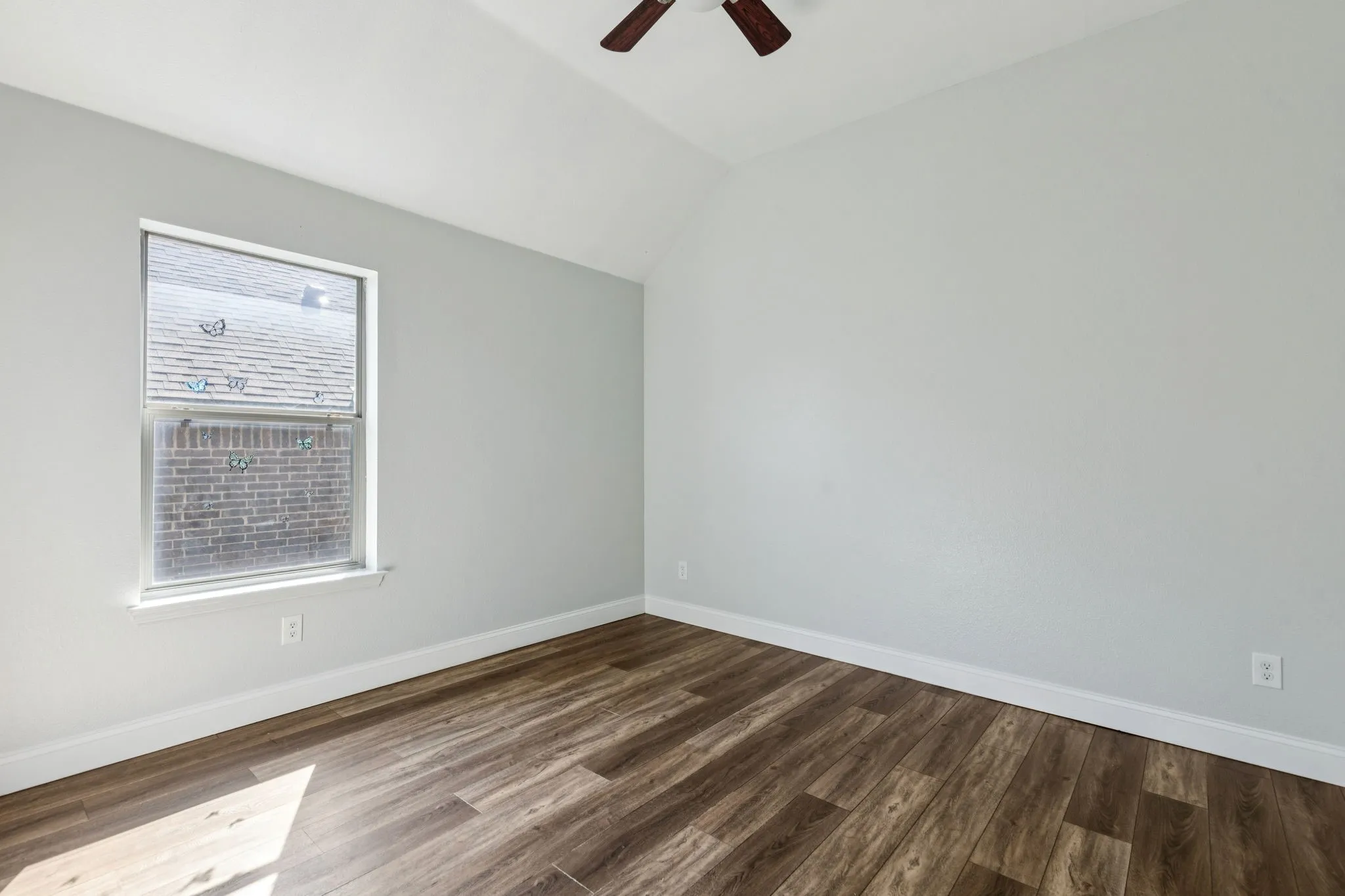 Single Family Residence For Sale in Tarrant County , 3012 Waterglen Drive, Fort Worth, Texas 76177, 3 Bedroom, 2 Bathroom, 2 Garage spaces, 2,675 Sqft, built in 2015, mls#21312503, Real Estate Agent in Fort Worth, Homes For Sale in Tarrant county, Homes For Sale in Fort Worth, Realtor in Fort Worth Texas, Real Estate Brokerage Independent Realty Texas, Luminita Cordes Realtor