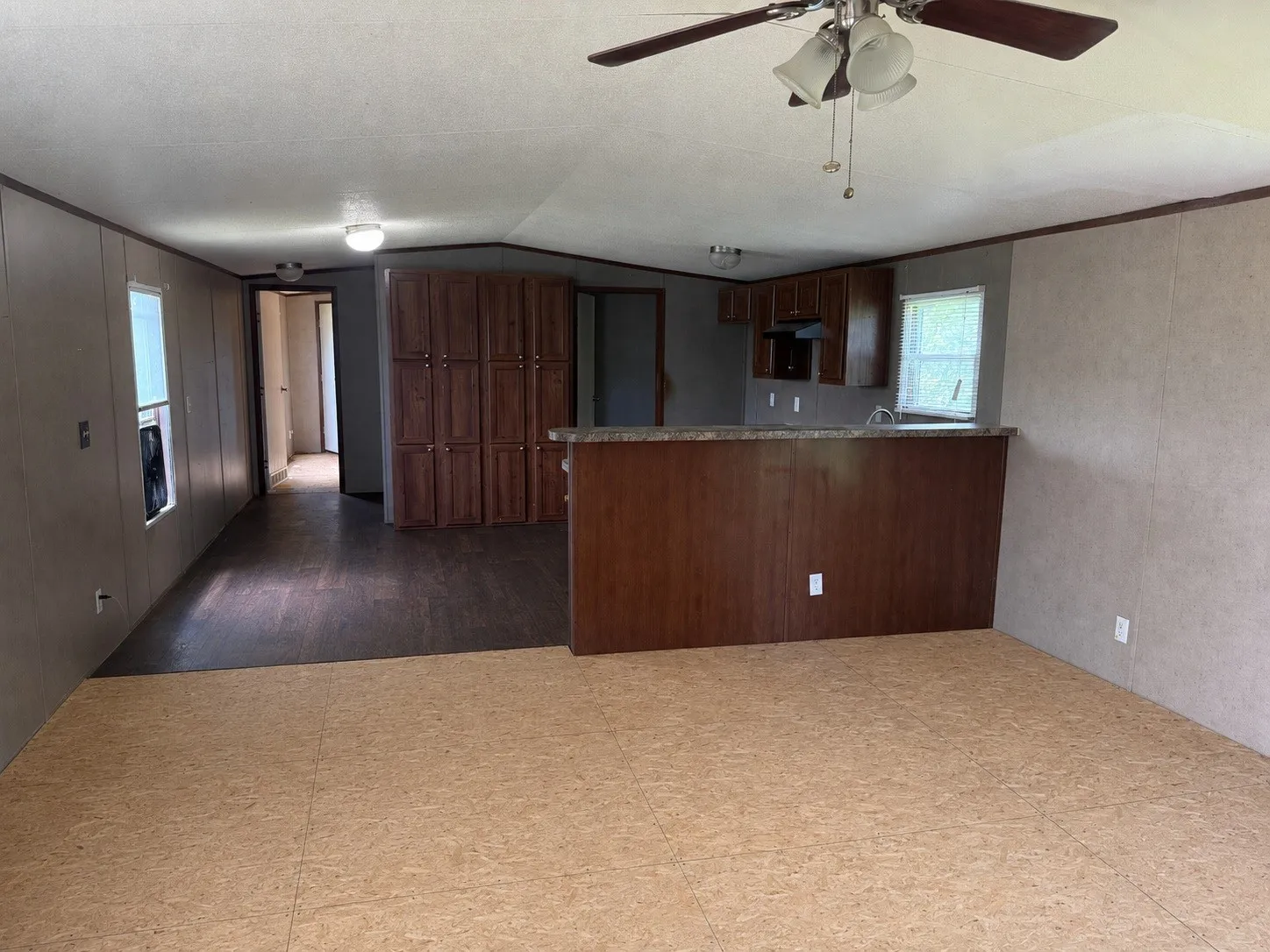 Manufactured Home For Sale in Grayson County , 204 Mcelroy Street, Southmayd, Texas 76273, 3 Bedroom, 2 Bathroom, Garage spaces, 1,216 Sqft, built in 2010, mls#21310668, Real Estate Agent in Southmayd, Homes For Sale in Grayson county, Homes For Sale in Southmayd, Realtor in Southmayd Texas, Real Estate Brokerage Independent Realty Texas, Luminita Cordes Realtor