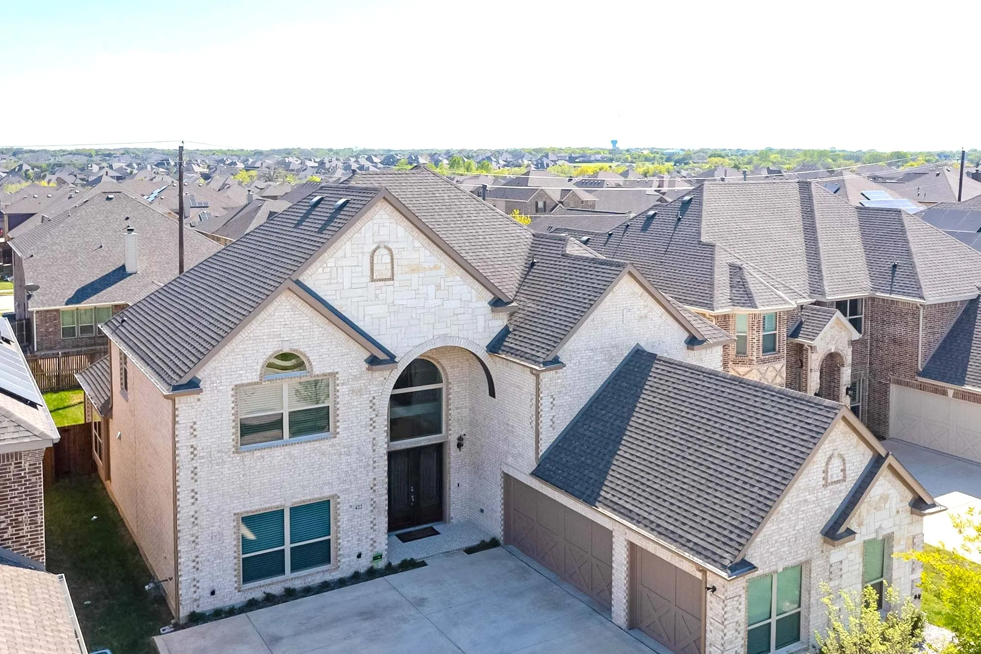 Single Family Residence For Sale in Ellis County , 422 Crestview Drive, Midlothian, Texas 76065, 5 Bedroom, 4 Bathroom, 3 Garage spaces, 4,182 Sqft, built in 2021, mls#21308051, Real Estate Agent in Midlothian, Homes For Sale in Ellis county, Homes For Sale in Midlothian, Realtor in Midlothian Texas, Real Estate Brokerage Independent Realty Texas, Luminita Cordes Realtor