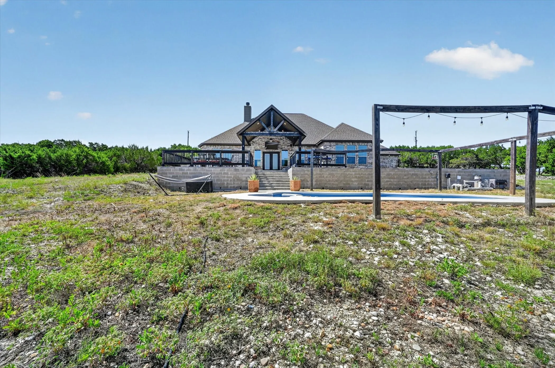 Single Family Residence For Sale in Parker County , 118 Cedar Mountain Drive, Weatherford, Texas 76085, 3 Bedroom, 3 Bathroom, 3 Garage spaces, 2,256 Sqft, built in 2018, mls#21312288, Real Estate Agent in Weatherford, Homes For Sale in Parker county, Homes For Sale in Weatherford, Realtor in Weatherford Texas, Real Estate Brokerage Independent Realty Texas, Luminita Cordes Realtor