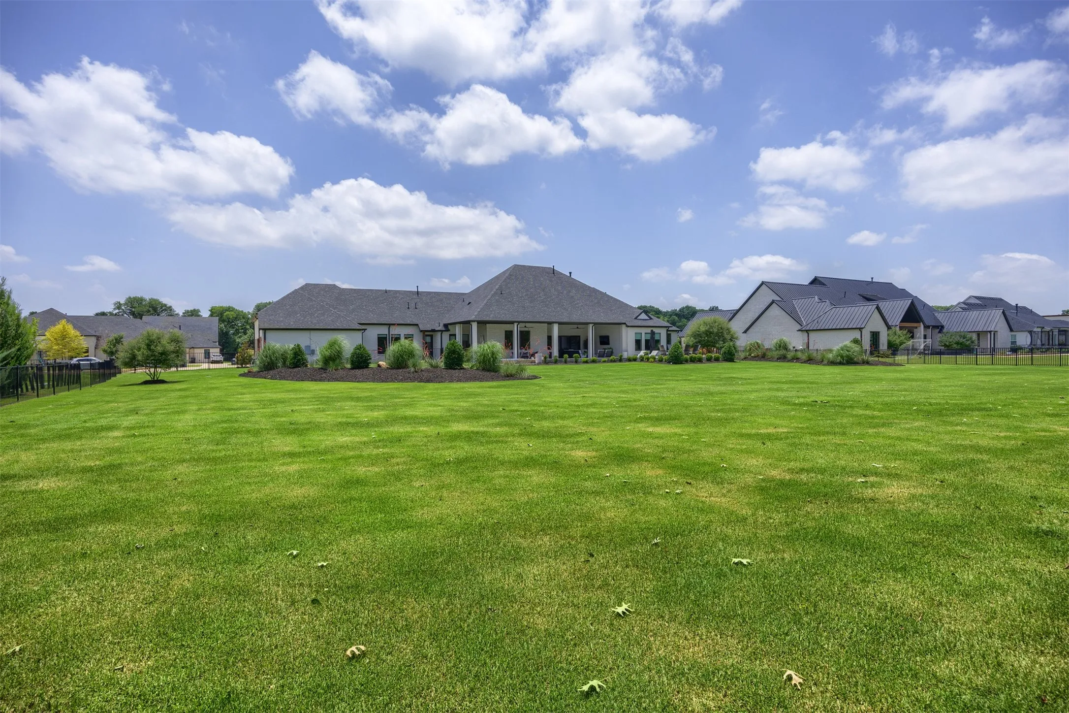 Expansive green space to run, play & enjoy the great outdoors