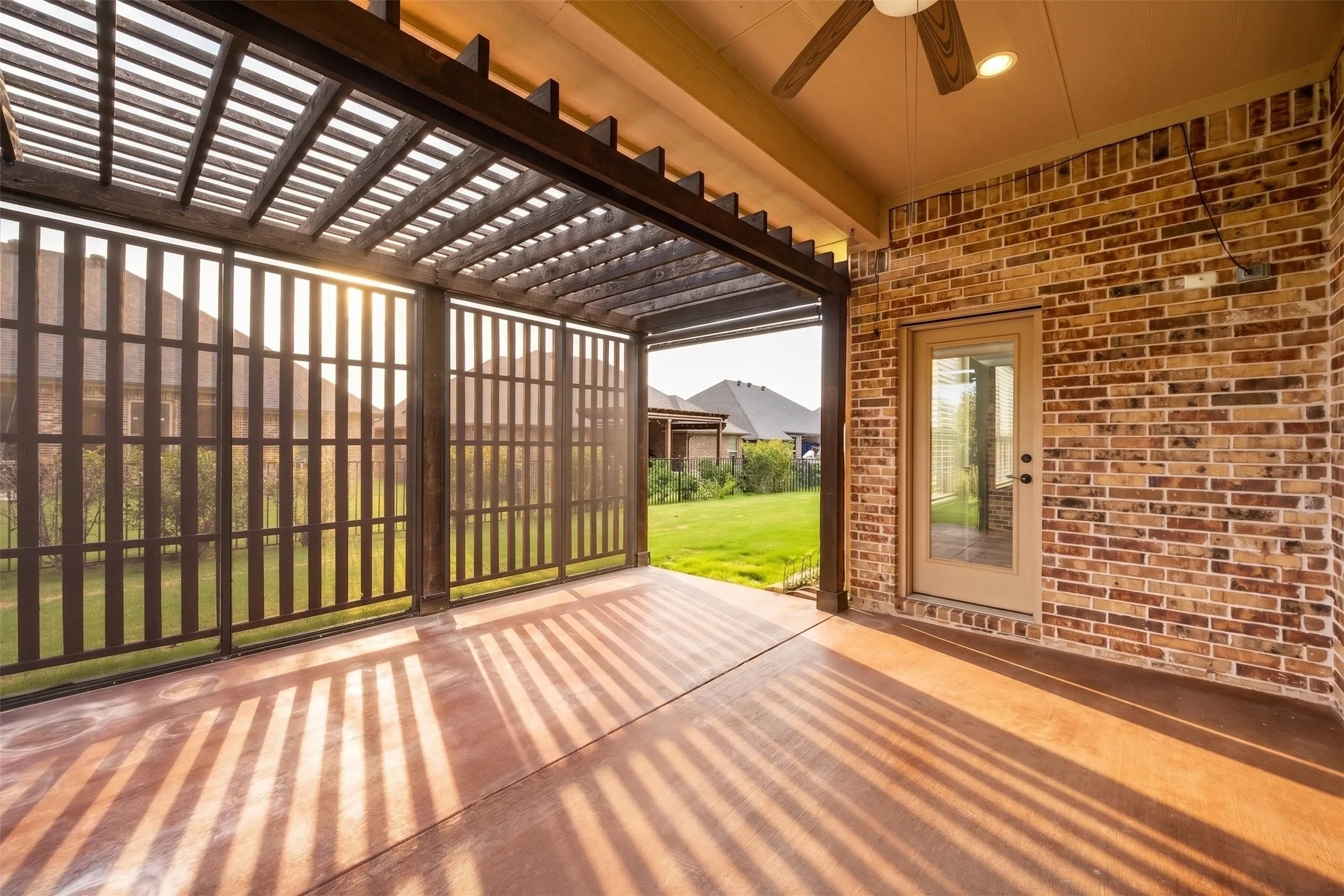 Single Family Residence For Sale in Hood County , 2038 Clive Drive, Granbury, Texas 76048, 3 Bedroom, 2 Bathroom, 2 Garage spaces, 2,142 Sqft, built in 2017, mls#21312415, Real Estate Agent in Granbury, Homes For Sale in Hood county, Homes For Sale in Granbury, Realtor in Granbury Texas, Real Estate Brokerage Independent Realty Texas, Luminita Cordes Realtor
