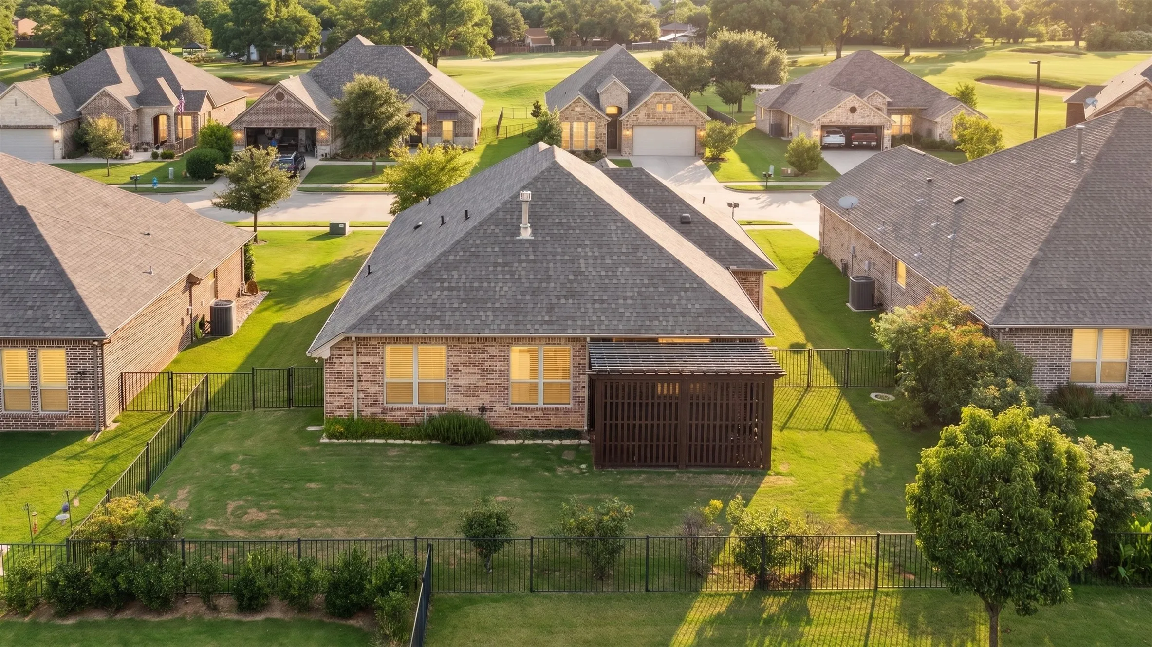Single Family Residence For Sale in Hood County , 2038 Clive Drive, Granbury, Texas 76048, 3 Bedroom, 2 Bathroom, 2 Garage spaces, 2,142 Sqft, built in 2017, mls#21312415, Real Estate Agent in Granbury, Homes For Sale in Hood county, Homes For Sale in Granbury, Realtor in Granbury Texas, Real Estate Brokerage Independent Realty Texas, Luminita Cordes Realtor
