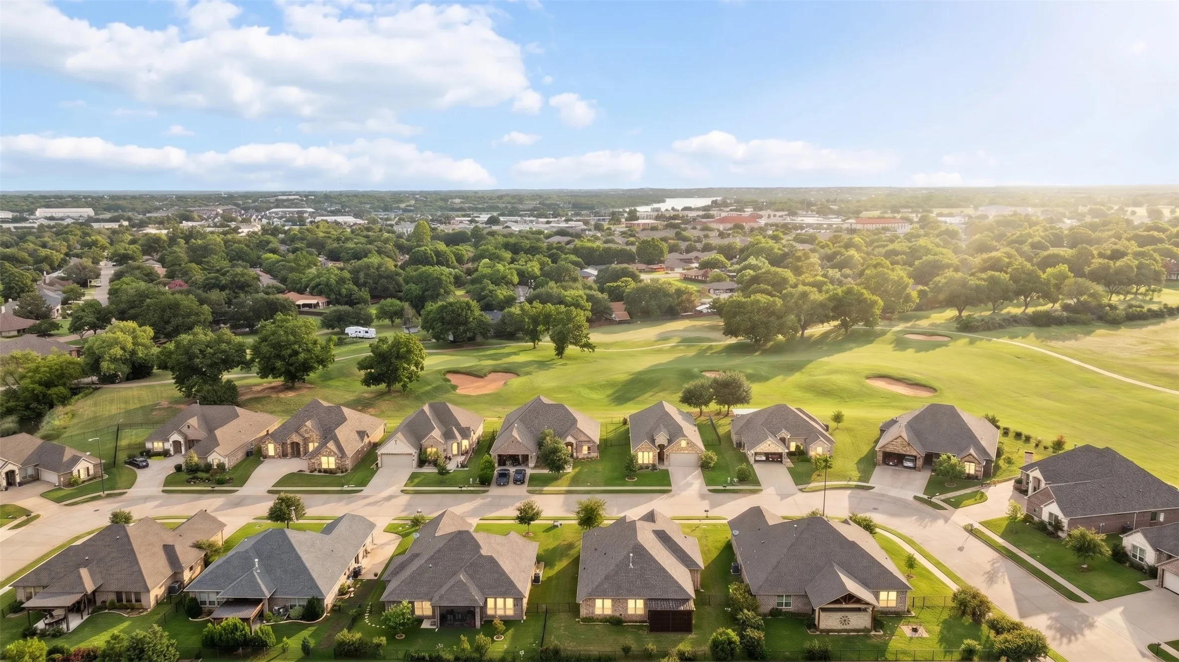 Single Family Residence For Sale in Hood County , 2038 Clive Drive, Granbury, Texas 76048, 3 Bedroom, 2 Bathroom, 2 Garage spaces, 2,142 Sqft, built in 2017, mls#21312415, Real Estate Agent in Granbury, Homes For Sale in Hood county, Homes For Sale in Granbury, Realtor in Granbury Texas, Real Estate Brokerage Independent Realty Texas, Luminita Cordes Realtor