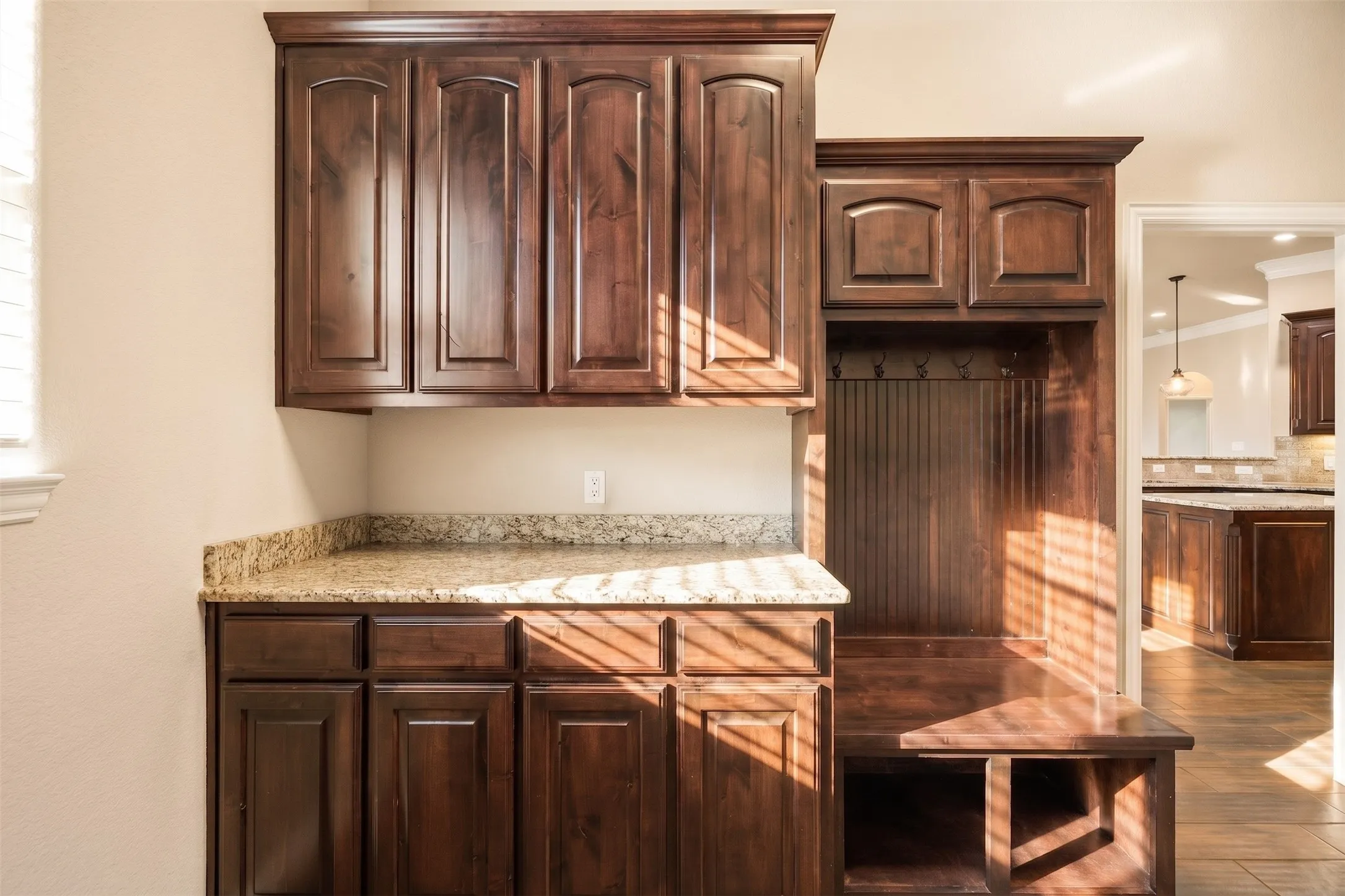 Single Family Residence For Sale in Hood County , 2038 Clive Drive, Granbury, Texas 76048, 3 Bedroom, 2 Bathroom, 2 Garage spaces, 2,142 Sqft, built in 2017, mls#21312415, Real Estate Agent in Granbury, Homes For Sale in Hood county, Homes For Sale in Granbury, Realtor in Granbury Texas, Real Estate Brokerage Independent Realty Texas, Luminita Cordes Realtor