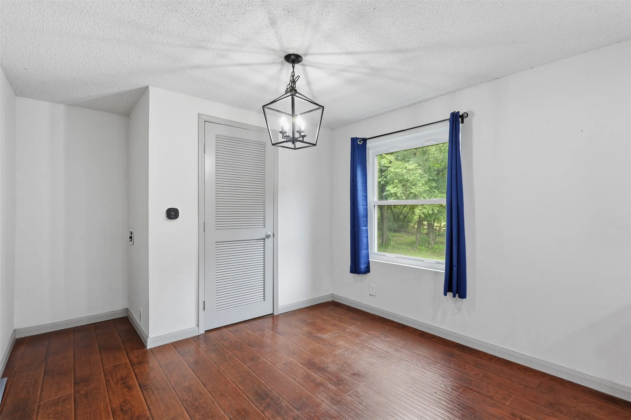 Mobile Home For Sale in Johnson County , 907 Quail Run, Cleburne, Texas 76031, 4 Bedroom, 4 Bathroom, Garage spaces, 3,136 Sqft, built in 1985, mls#21311065, Real Estate Agent in Cleburne, Homes For Sale in Johnson county, Homes For Sale in Cleburne, Realtor in Cleburne Texas, Real Estate Brokerage Independent Realty Texas, Luminita Cordes Realtor
