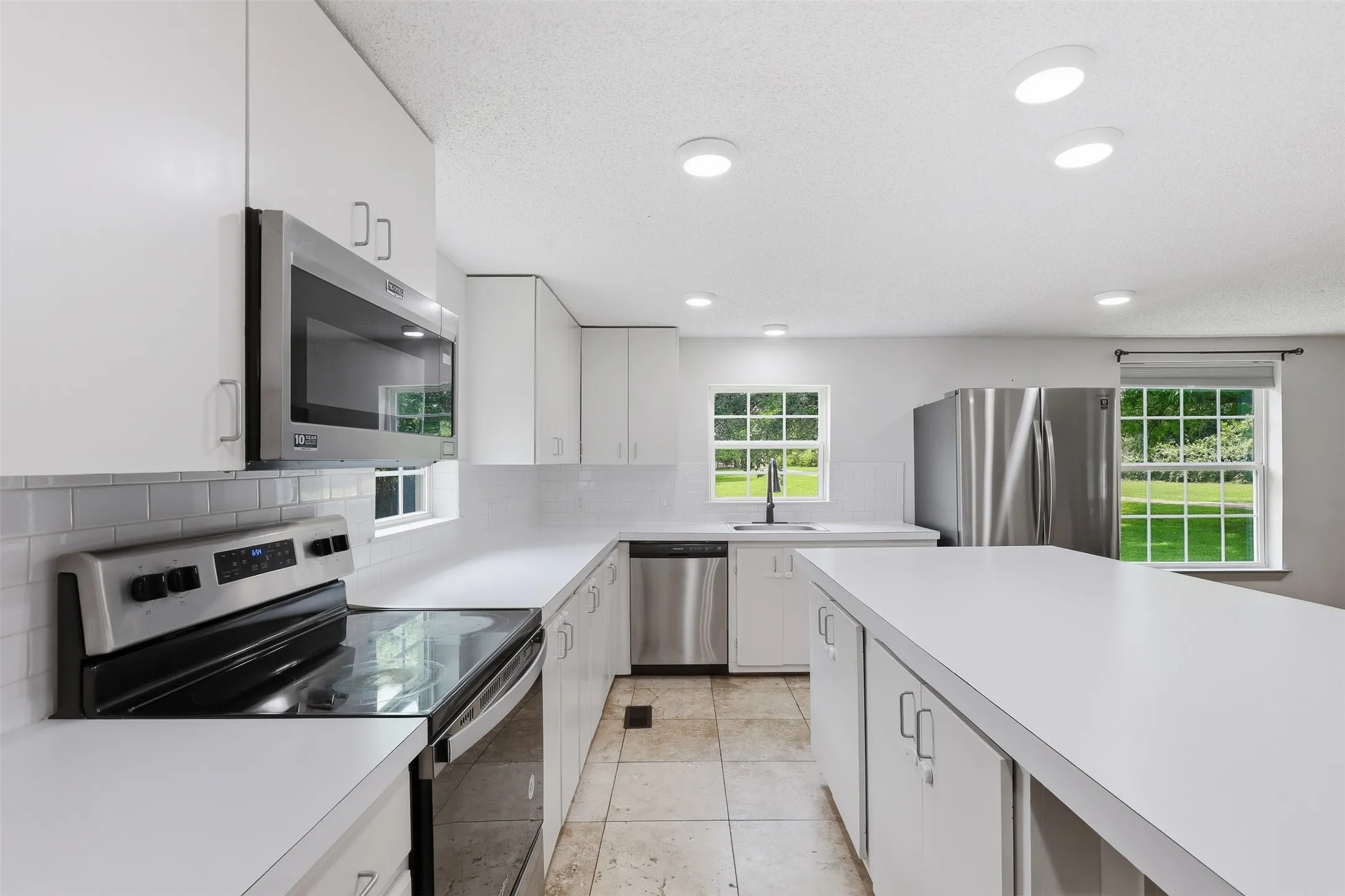 Mobile Home For Sale in Johnson County , 907 Quail Run, Cleburne, Texas 76031, 4 Bedroom, 4 Bathroom, Garage spaces, 3,136 Sqft, built in 1985, mls#21311065, Real Estate Agent in Cleburne, Homes For Sale in Johnson county, Homes For Sale in Cleburne, Realtor in Cleburne Texas, Real Estate Brokerage Independent Realty Texas, Luminita Cordes Realtor