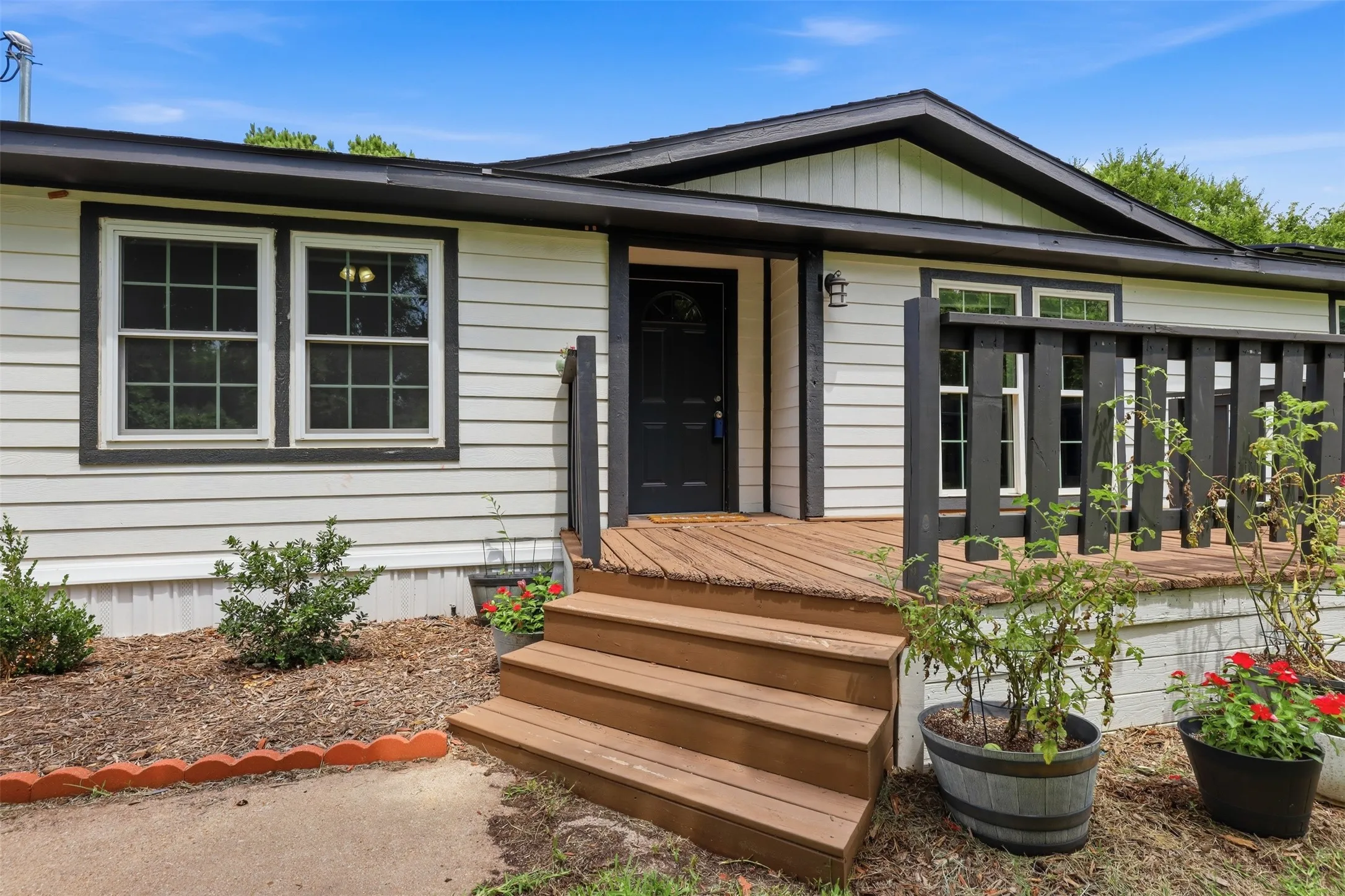 Mobile Home For Sale in Johnson County , 907 Quail Run, Cleburne, Texas 76031, 4 Bedroom, 4 Bathroom, Garage spaces, 3,136 Sqft, built in 1985, mls#21311065, Real Estate Agent in Cleburne, Homes For Sale in Johnson county, Homes For Sale in Cleburne, Realtor in Cleburne Texas, Real Estate Brokerage Independent Realty Texas, Luminita Cordes Realtor