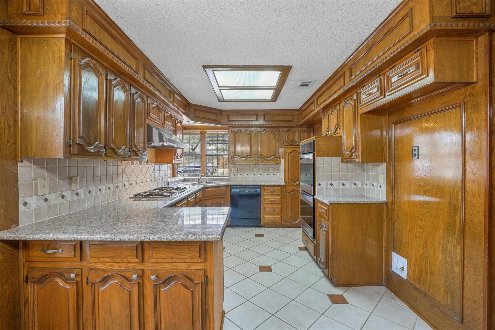 Single Family Residence For Rent in Dallas County , 9738 Windham Drive, Dallas, Texas 75243, 4 Bedrooms, 3 Bathrooms, 2 Garage spaces, 2,802 Sqft, built in 1980, Price $3,000, mls#21312514, Real Estate Agent in Dallas, Homes For Rent in Dallas county, Homes For Rent in Dallas, Realtor in Dallas Texas, Real Estate Brokerage Independent Realty Texas, Luminita Cordes Realtor