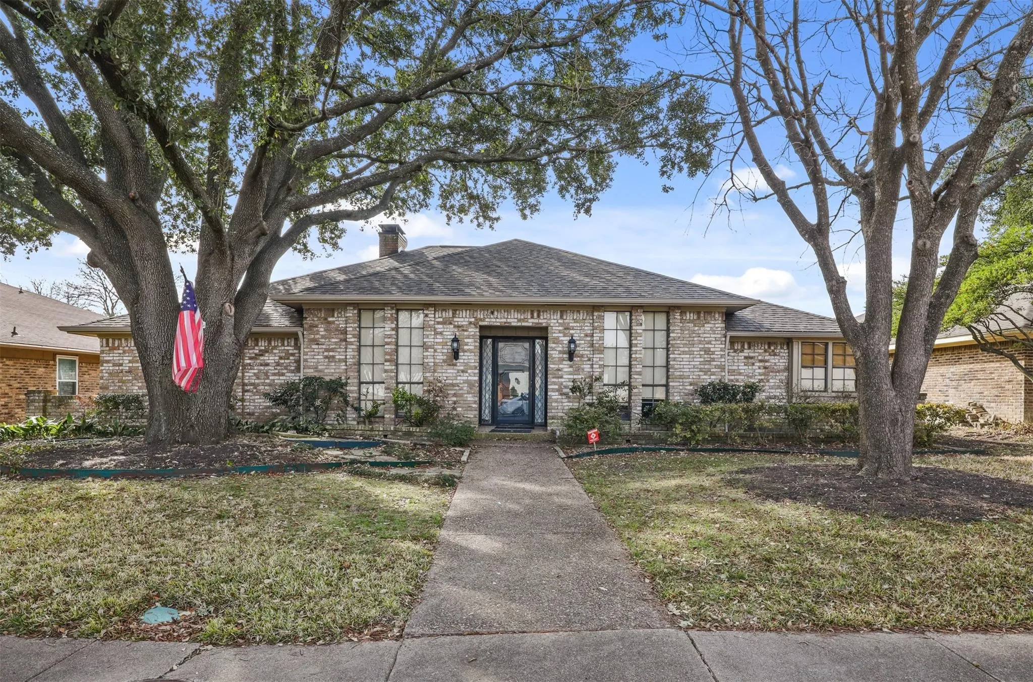 Single Family Residence For Rent in Dallas County , 9738 Windham Drive, Dallas, Texas 75243, 4 Bedrooms, 3 Bathrooms, 2 Garage spaces, 2,802 Sqft, built in 1980, Price $3,000, mls#21312514, Real Estate Agent in Dallas, Homes For Rent in Dallas county, Homes For Rent in Dallas, Realtor in Dallas Texas, Real Estate Brokerage Independent Realty Texas, Luminita Cordes Realtor