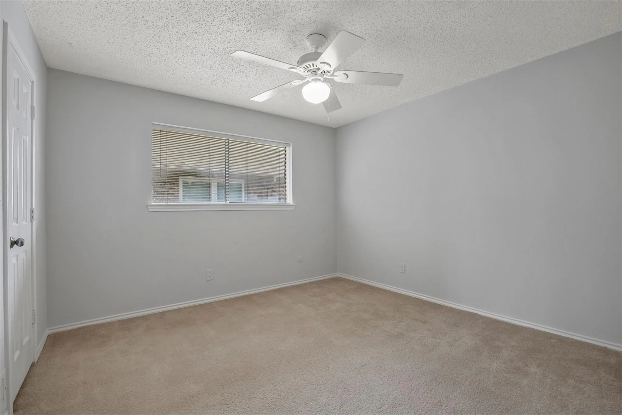 Single Family Residence For Rent in Dallas County , 9738 Windham Drive, Dallas, Texas 75243, 4 Bedrooms, 3 Bathrooms, 2 Garage spaces, 2,802 Sqft, built in 1980, Price $3,000, mls#21312514, Real Estate Agent in Dallas, Homes For Rent in Dallas county, Homes For Rent in Dallas, Realtor in Dallas Texas, Real Estate Brokerage Independent Realty Texas, Luminita Cordes Realtor