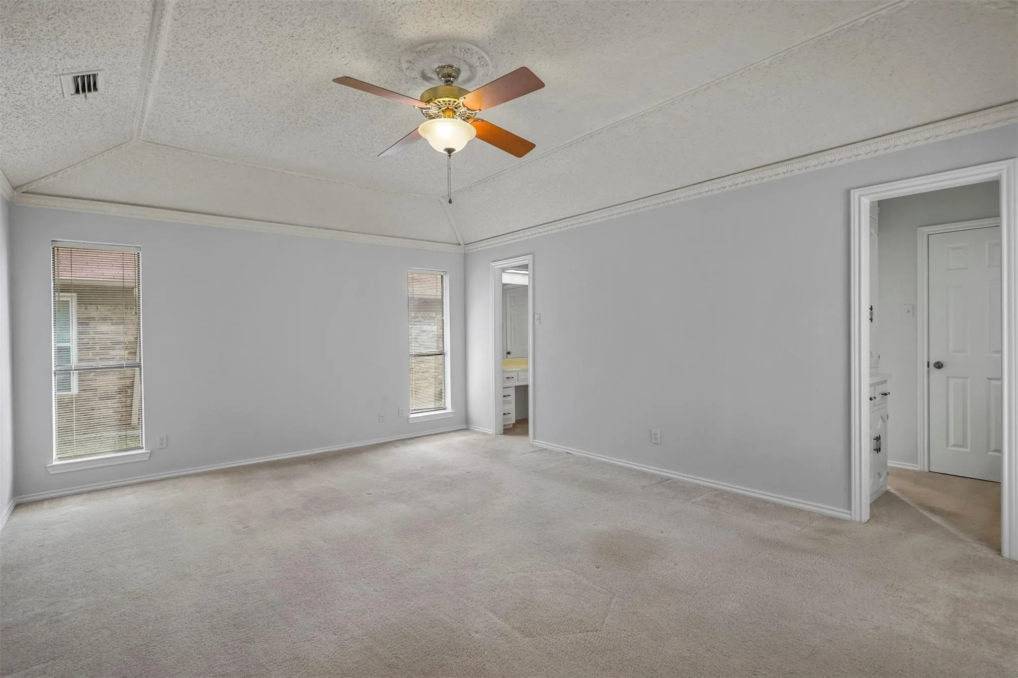 Single Family Residence For Rent in Dallas County , 9738 Windham Drive, Dallas, Texas 75243, 4 Bedrooms, 3 Bathrooms, 2 Garage spaces, 2,802 Sqft, built in 1980, Price $3,000, mls#21312514, Real Estate Agent in Dallas, Homes For Rent in Dallas county, Homes For Rent in Dallas, Realtor in Dallas Texas, Real Estate Brokerage Independent Realty Texas, Luminita Cordes Realtor