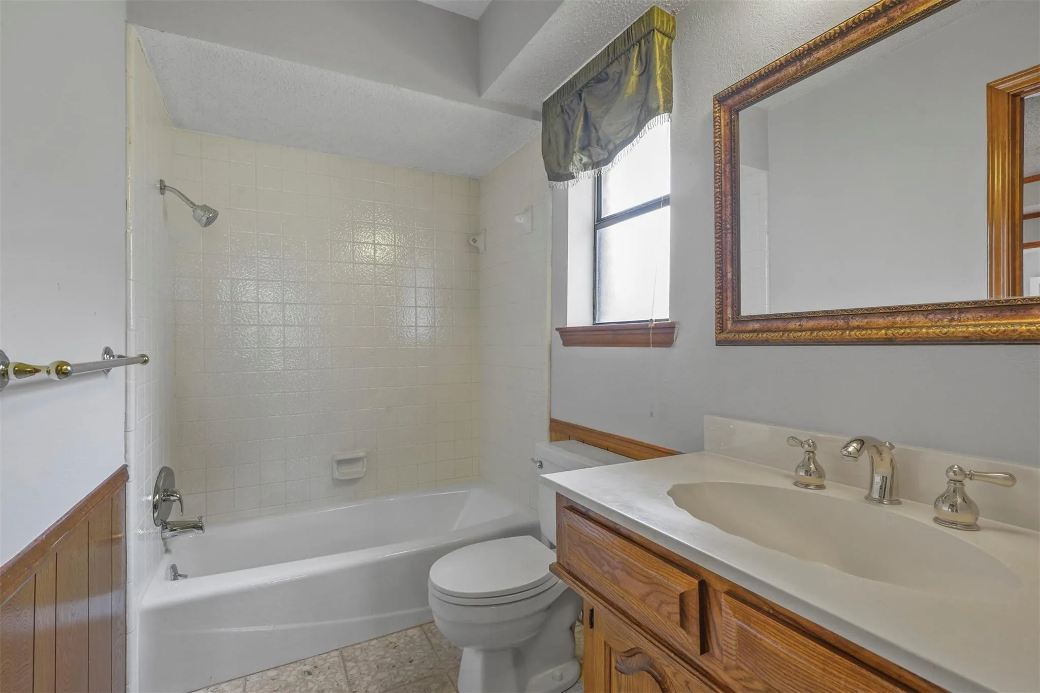 Single Family Residence For Rent in Dallas County , 9738 Windham Drive, Dallas, Texas 75243, 4 Bedrooms, 3 Bathrooms, 2 Garage spaces, 2,802 Sqft, built in 1980, Price $3,000, mls#21312514, Real Estate Agent in Dallas, Homes For Rent in Dallas county, Homes For Rent in Dallas, Realtor in Dallas Texas, Real Estate Brokerage Independent Realty Texas, Luminita Cordes Realtor