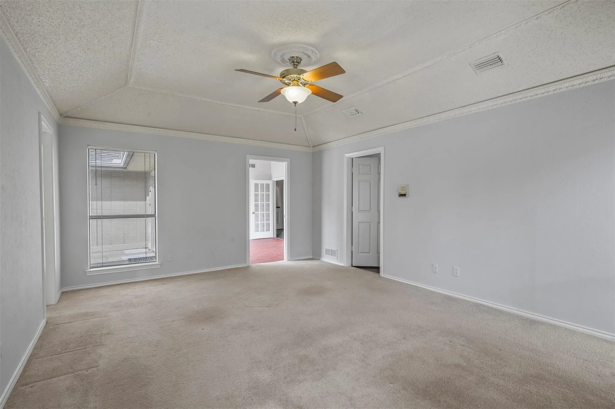 Single Family Residence For Rent in Dallas County , 9738 Windham Drive, Dallas, Texas 75243, 4 Bedrooms, 3 Bathrooms, 2 Garage spaces, 2,802 Sqft, built in 1980, Price $3,000, mls#21312514, Real Estate Agent in Dallas, Homes For Rent in Dallas county, Homes For Rent in Dallas, Realtor in Dallas Texas, Real Estate Brokerage Independent Realty Texas, Luminita Cordes Realtor
