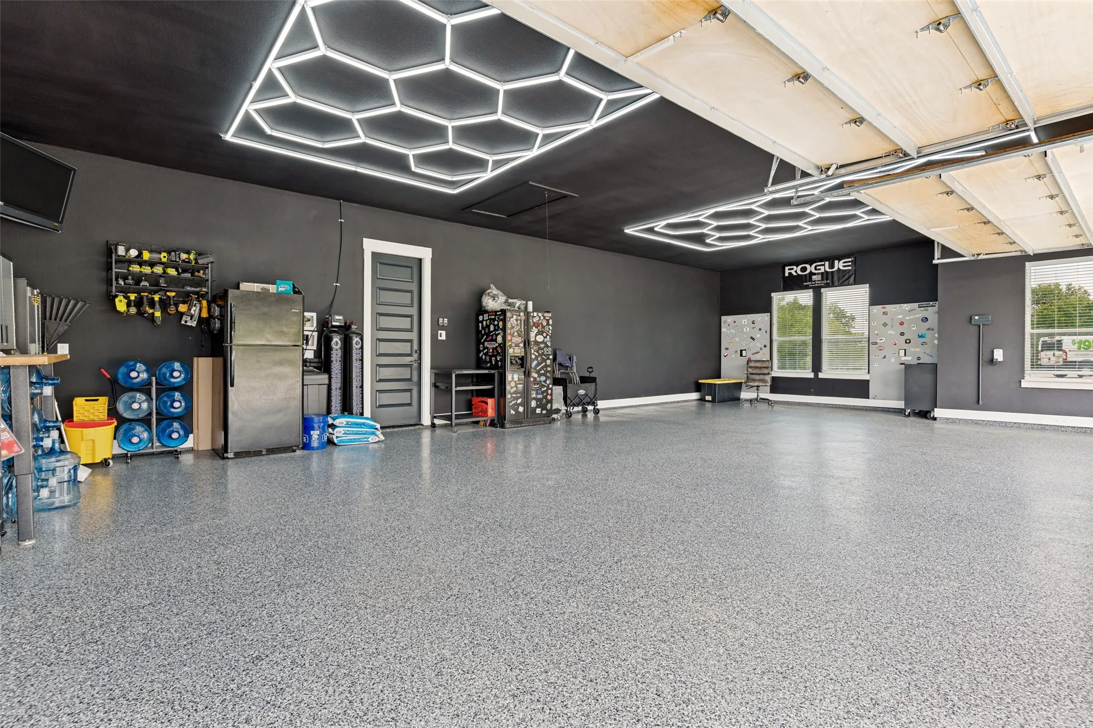 Full Picture of 4 car Garage
