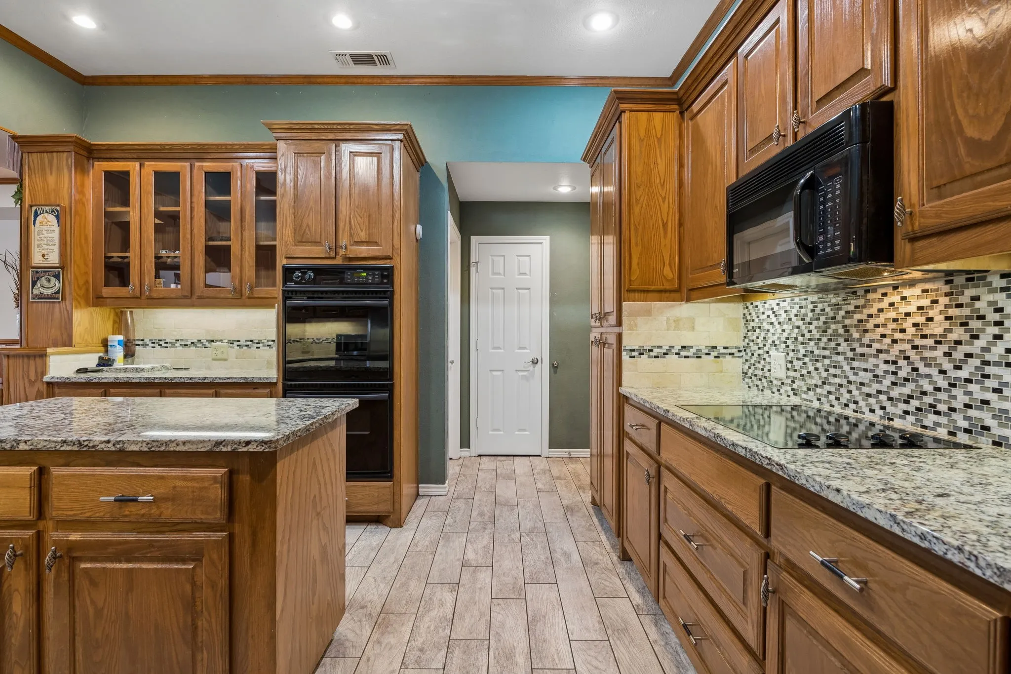 Single Family Residence For Sale in Ellis County , 4210 Whitehead Road, Midlothian, Texas 76065, 3 Bedrooms, 3 Bathrooms, 3 Garage spaces, 2,610 Sqft, built in 1997, Price $700,000, mls#21308796, Real Estate Agent in Midlothian, Homes For Sale in Ellis county, Homes For Sale in Midlothian, Realtor in Midlothian Texas, Real Estate Brokerage Independent Realty Texas, Luminita Cordes Realtor