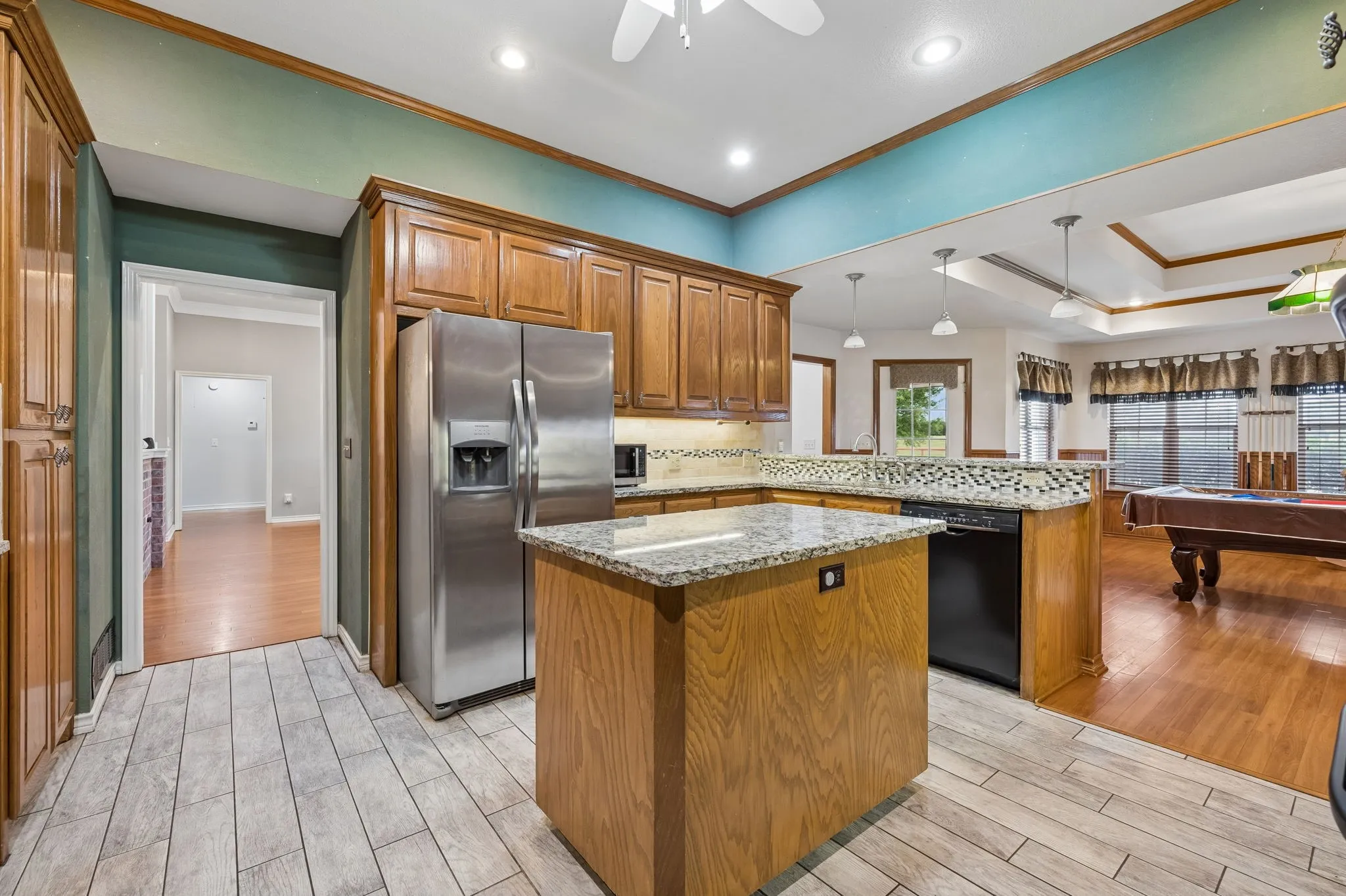Single Family Residence For Sale in Ellis County , 4210 Whitehead Road, Midlothian, Texas 76065, 3 Bedrooms, 3 Bathrooms, 3 Garage spaces, 2,610 Sqft, built in 1997, Price $700,000, mls#21308796, Real Estate Agent in Midlothian, Homes For Sale in Ellis county, Homes For Sale in Midlothian, Realtor in Midlothian Texas, Real Estate Brokerage Independent Realty Texas, Luminita Cordes Realtor