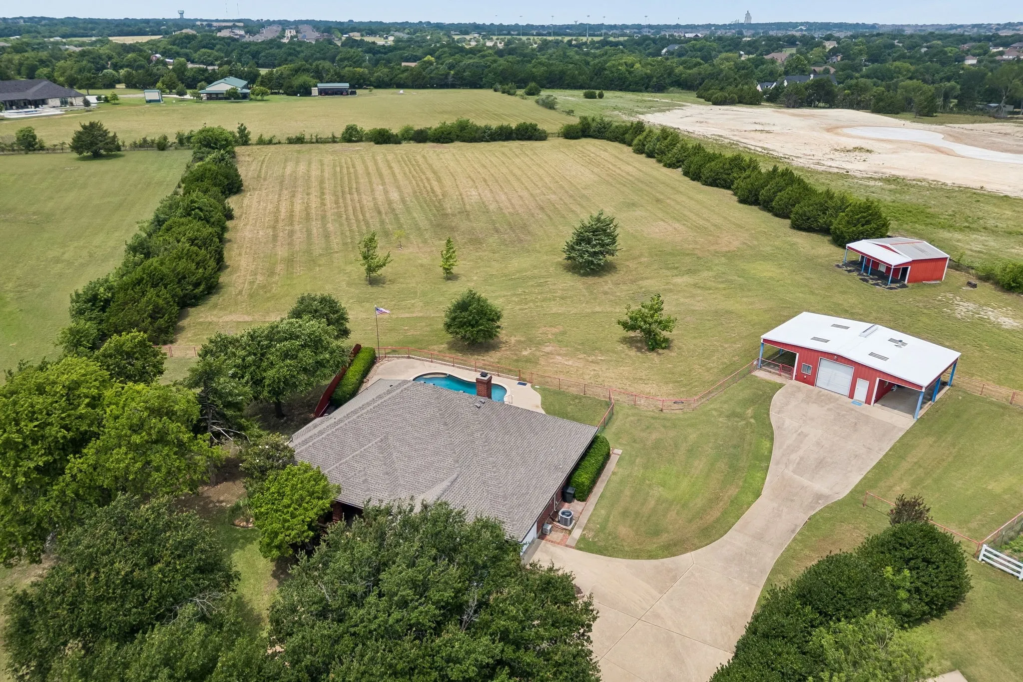 Single Family Residence For Sale in Ellis County , 4210 Whitehead Road, Midlothian, Texas 76065, 3 Bedrooms, 3 Bathrooms, 3 Garage spaces, 2,610 Sqft, built in 1997, Price $700,000, mls#21308796, Real Estate Agent in Midlothian, Homes For Sale in Ellis county, Homes For Sale in Midlothian, Realtor in Midlothian Texas, Real Estate Brokerage Independent Realty Texas, Luminita Cordes Realtor