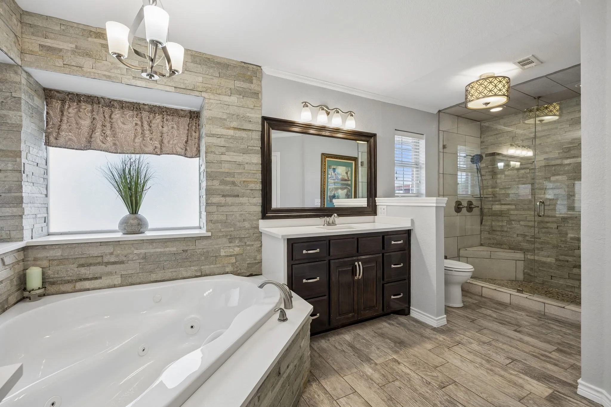 Primary Ensuite Bath
