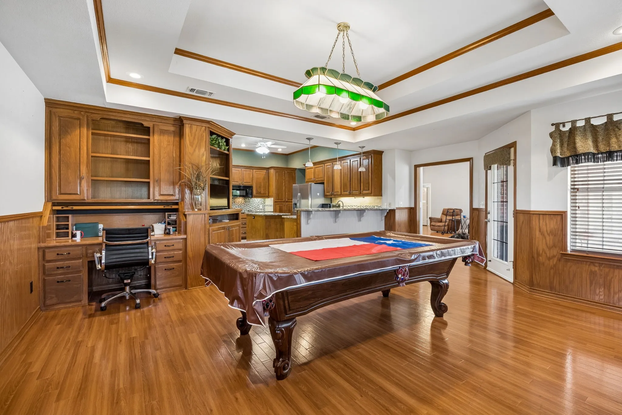 Single Family Residence For Sale in Ellis County , 4210 Whitehead Road, Midlothian, Texas 76065, 3 Bedrooms, 3 Bathrooms, 3 Garage spaces, 2,610 Sqft, built in 1997, Price $700,000, mls#21308796, Real Estate Agent in Midlothian, Homes For Sale in Ellis county, Homes For Sale in Midlothian, Realtor in Midlothian Texas, Real Estate Brokerage Independent Realty Texas, Luminita Cordes Realtor