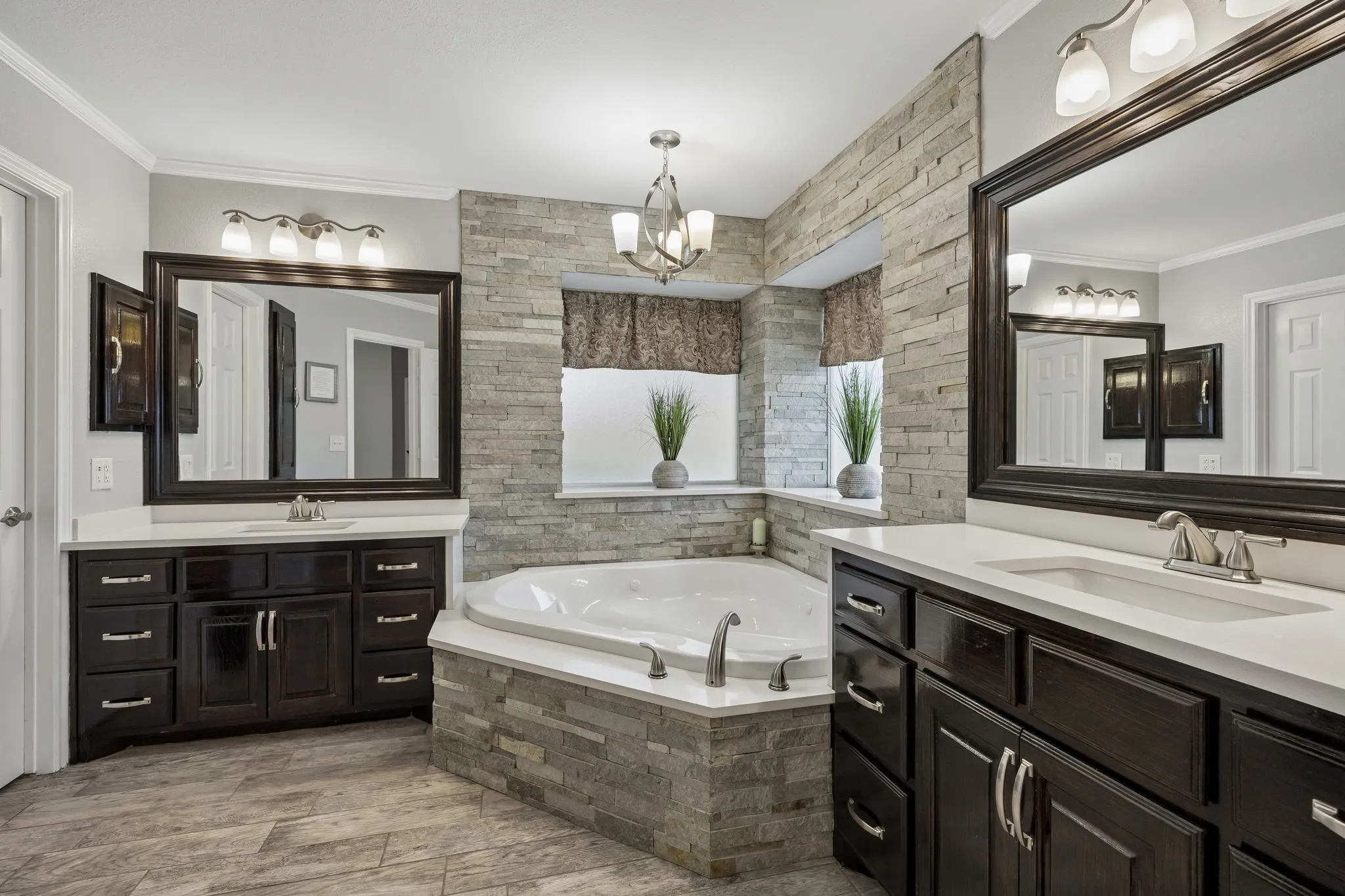 Primary Ensuite Bath