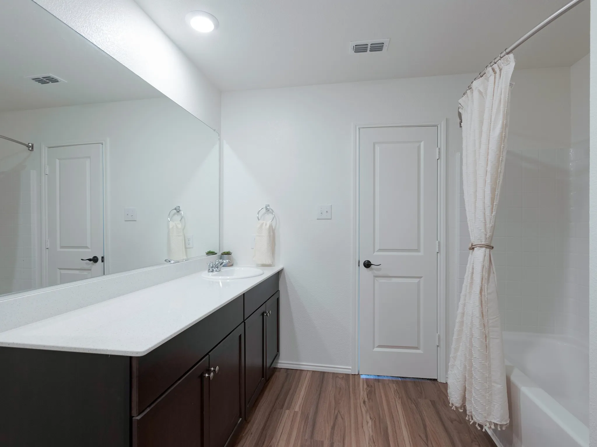 Single Family Residence For Sale in Collin County , 1706 Deerchase Drive, Anna, Texas 75409, 4 Bedroom, 2 Bathroom, 2 Garage spaces, 1,726 Sqft, built in 2021, mls#21290668, Real Estate Agent in Anna, Homes For Sale in Collin county, Homes For Sale in Anna, Realtor in Anna Texas, Real Estate Brokerage Independent Realty Texas, Luminita Cordes Realtor