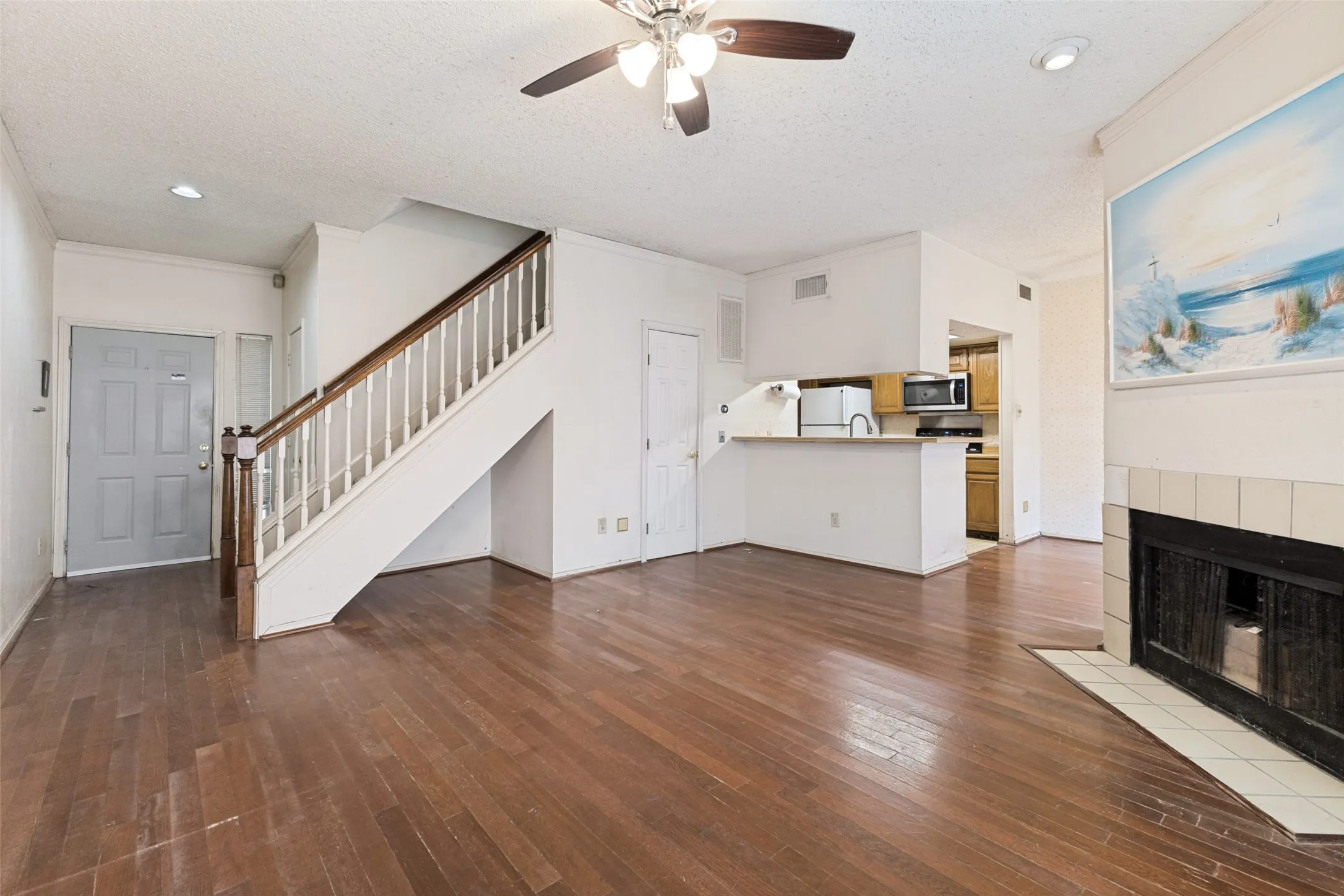 Condominium For Sale in Dallas County , 7151 Gaston Avenue 802, Dallas, Texas 75214, 2 Bedroom, 3 Bathroom, 1 Garage spaces, 1,087 Sqft, built in 1983, mls#21309829, Real Estate Agent in Dallas, Homes For Sale in Dallas county, Homes For Sale in Dallas, Realtor in Dallas Texas, Real Estate Brokerage Independent Realty Texas, Luminita Cordes Realtor