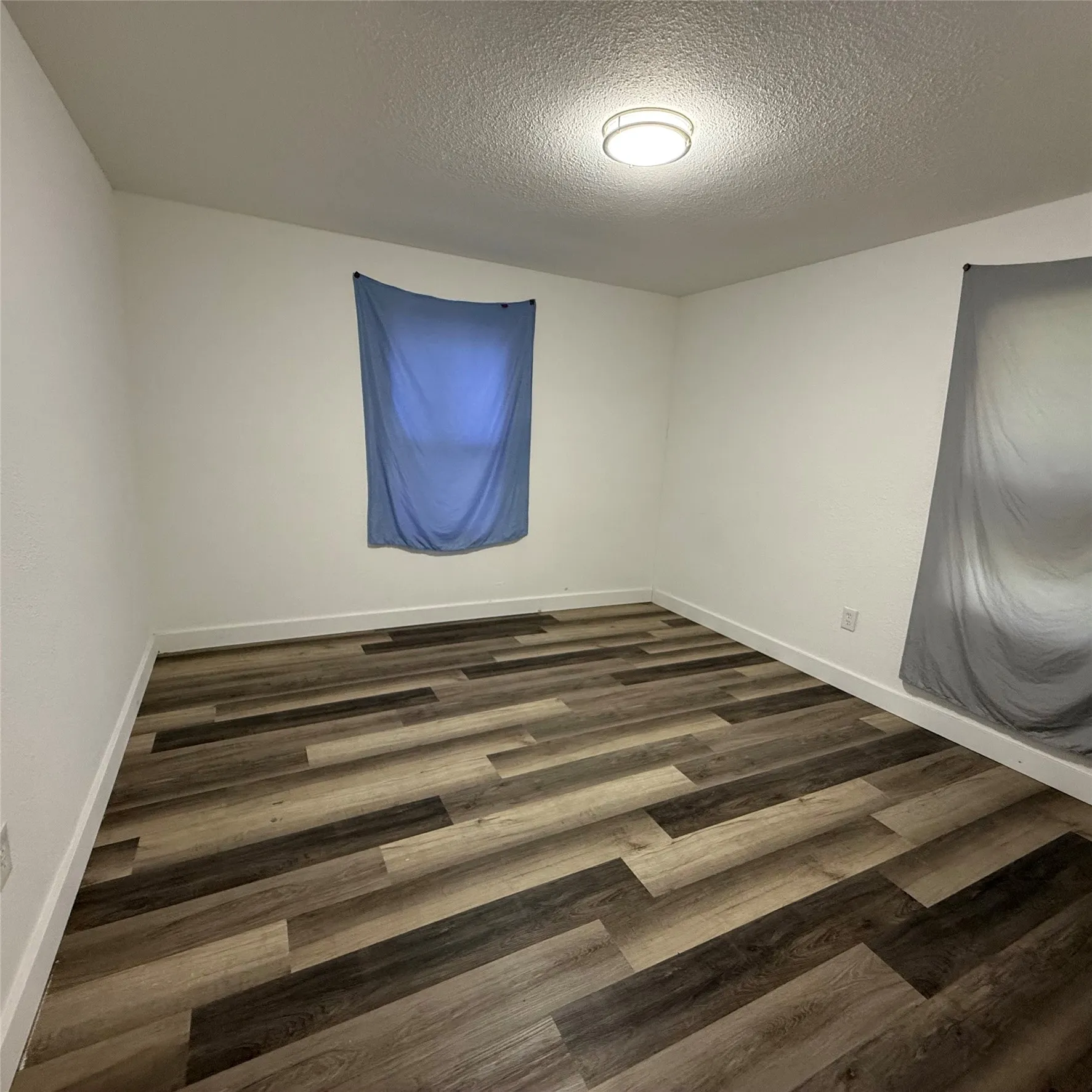 Single Family Residence For Sale in Navarro County , 1306 Liveoak Avenue, Corsicana, Texas 75110, 3 Bedrooms, 1 Bathroom, 2 Garage spaces, 1,080 Sqft, built in 1950, Price $150,000, mls#21312510, Real Estate Agent in Corsicana, Homes For Sale in Navarro county, Homes For Sale in Corsicana, Realtor in Corsicana Texas, Real Estate Brokerage Independent Realty Texas, Luminita Cordes Realtor