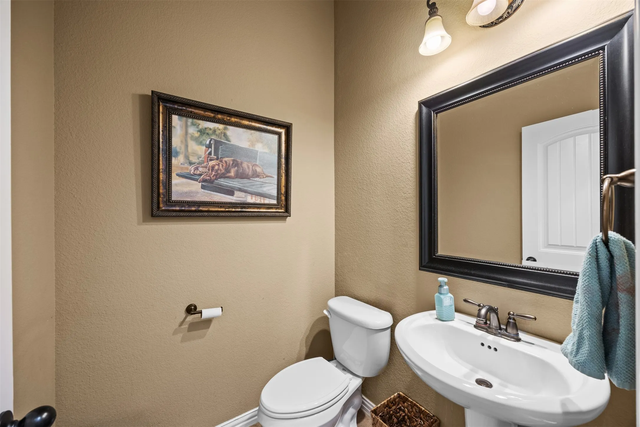 Single Family Residence For Sale in Collin County , 12812 Cordellera Lane, Frisco, Texas 75035, 4 Bedroom, 4 Bathroom, 2 Garage spaces, 3,398 Sqft, built in 2011, mls#21309409, Real Estate Agent in Frisco, Homes For Sale in Collin county, Homes For Sale in Frisco, Realtor in Frisco Texas, Real Estate Brokerage Independent Realty Texas, Luminita Cordes Realtor