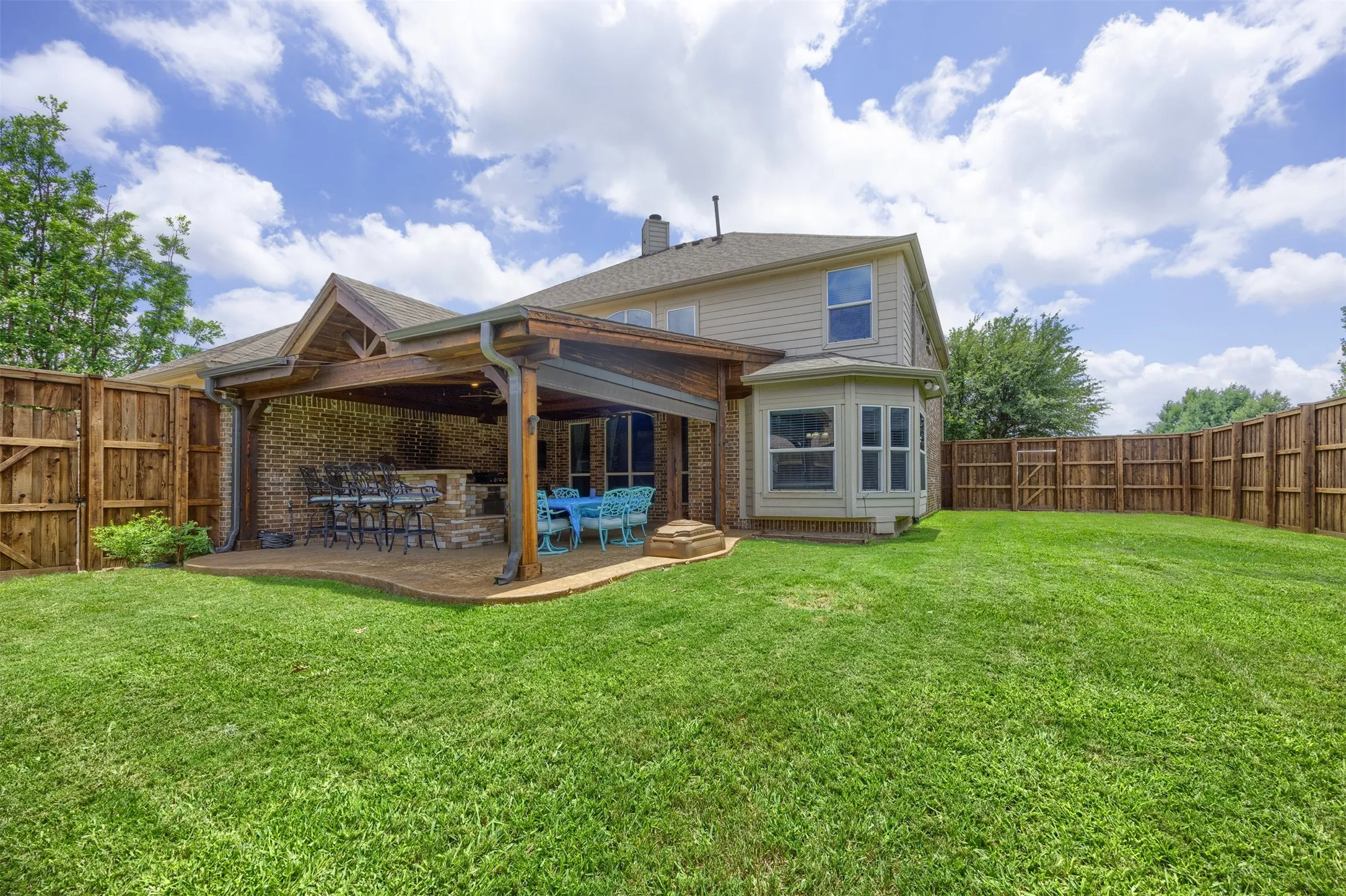 Single Family Residence For Sale in Collin County , 12812 Cordellera Lane, Frisco, Texas 75035, 4 Bedroom, 4 Bathroom, 2 Garage spaces, 3,398 Sqft, built in 2011, mls#21309409, Real Estate Agent in Frisco, Homes For Sale in Collin county, Homes For Sale in Frisco, Realtor in Frisco Texas, Real Estate Brokerage Independent Realty Texas, Luminita Cordes Realtor