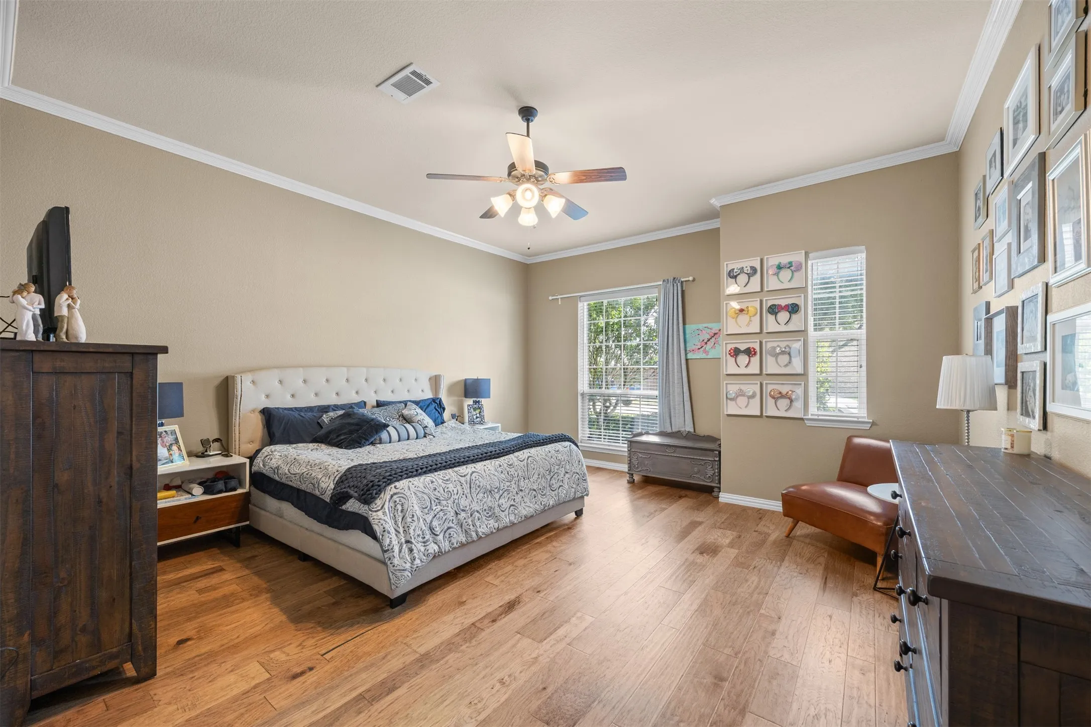Single Family Residence For Sale in Collin County , 12812 Cordellera Lane, Frisco, Texas 75035, 4 Bedroom, 4 Bathroom, 2 Garage spaces, 3,398 Sqft, built in 2011, mls#21309409, Real Estate Agent in Frisco, Homes For Sale in Collin county, Homes For Sale in Frisco, Realtor in Frisco Texas, Real Estate Brokerage Independent Realty Texas, Luminita Cordes Realtor