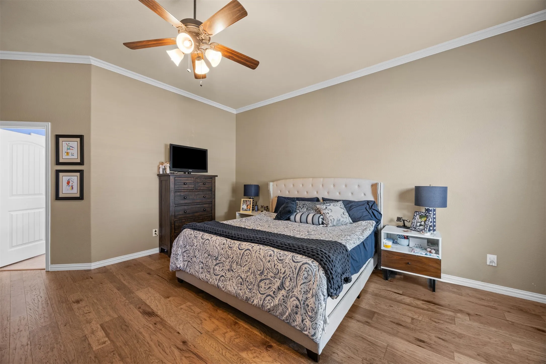 Single Family Residence For Sale in Collin County , 12812 Cordellera Lane, Frisco, Texas 75035, 4 Bedroom, 4 Bathroom, 2 Garage spaces, 3,398 Sqft, built in 2011, mls#21309409, Real Estate Agent in Frisco, Homes For Sale in Collin county, Homes For Sale in Frisco, Realtor in Frisco Texas, Real Estate Brokerage Independent Realty Texas, Luminita Cordes Realtor