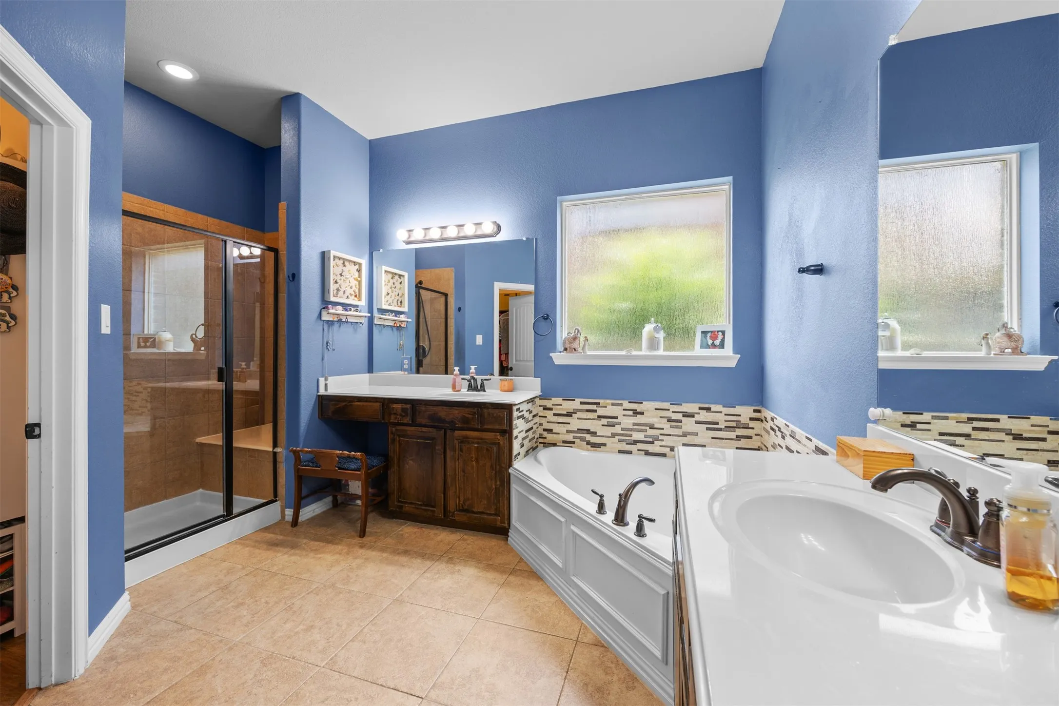Single Family Residence For Sale in Collin County , 12812 Cordellera Lane, Frisco, Texas 75035, 4 Bedroom, 4 Bathroom, 2 Garage spaces, 3,398 Sqft, built in 2011, mls#21309409, Real Estate Agent in Frisco, Homes For Sale in Collin county, Homes For Sale in Frisco, Realtor in Frisco Texas, Real Estate Brokerage Independent Realty Texas, Luminita Cordes Realtor