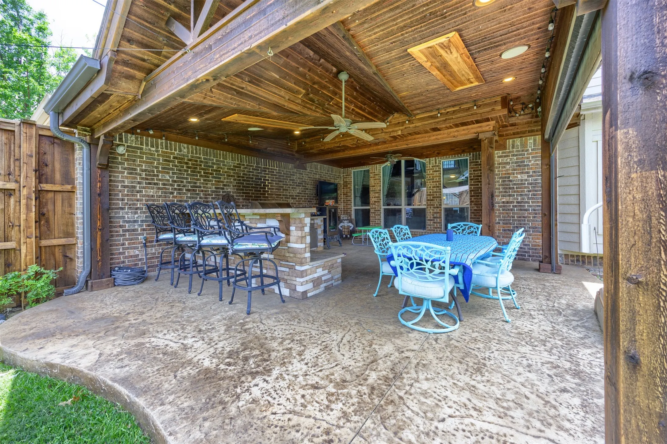 Single Family Residence For Sale in Collin County , 12812 Cordellera Lane, Frisco, Texas 75035, 4 Bedroom, 4 Bathroom, 2 Garage spaces, 3,398 Sqft, built in 2011, mls#21309409, Real Estate Agent in Frisco, Homes For Sale in Collin county, Homes For Sale in Frisco, Realtor in Frisco Texas, Real Estate Brokerage Independent Realty Texas, Luminita Cordes Realtor