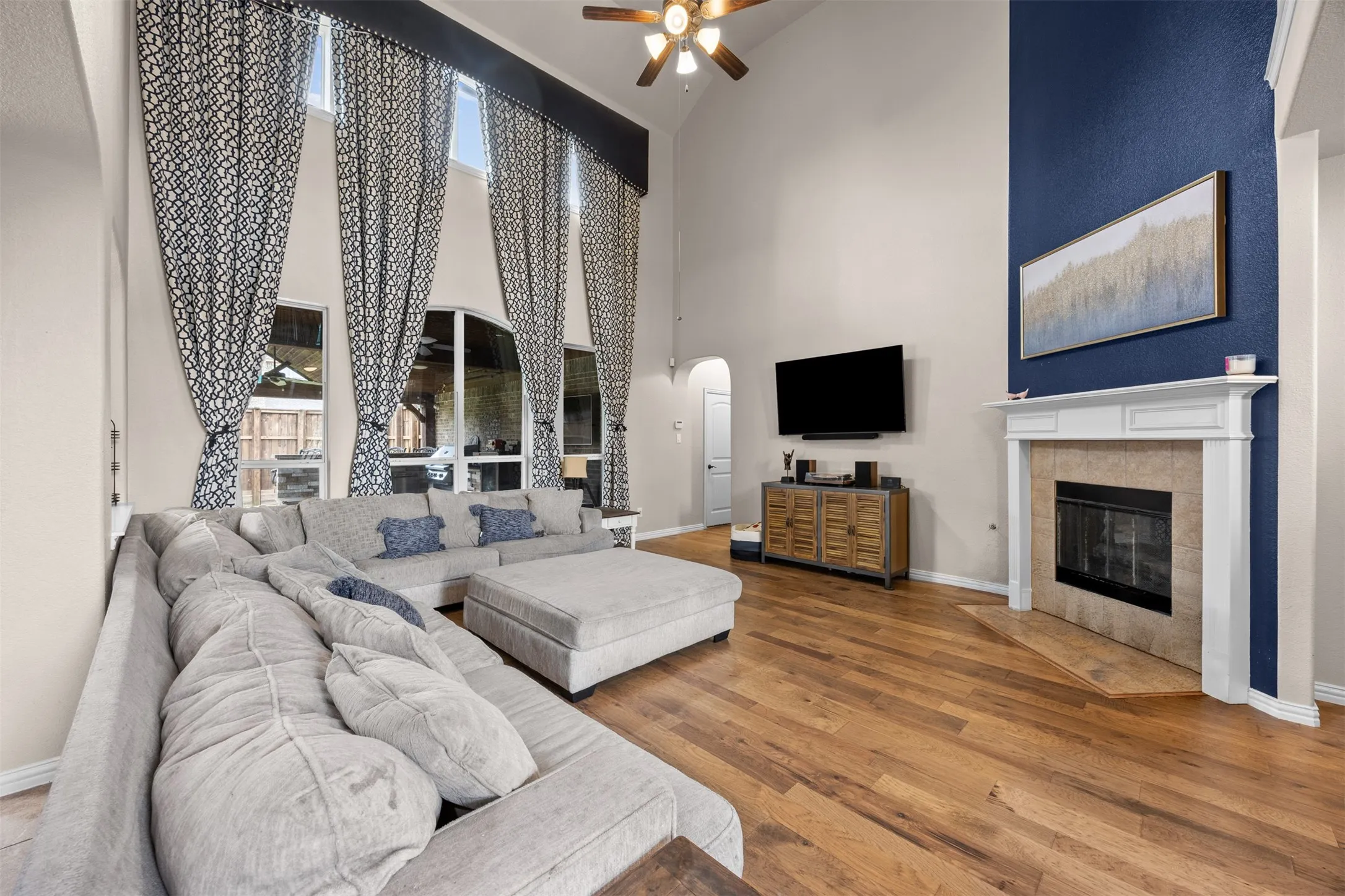 Single Family Residence For Sale in Collin County , 12812 Cordellera Lane, Frisco, Texas 75035, 4 Bedroom, 4 Bathroom, 2 Garage spaces, 3,398 Sqft, built in 2011, mls#21309409, Real Estate Agent in Frisco, Homes For Sale in Collin county, Homes For Sale in Frisco, Realtor in Frisco Texas, Real Estate Brokerage Independent Realty Texas, Luminita Cordes Realtor