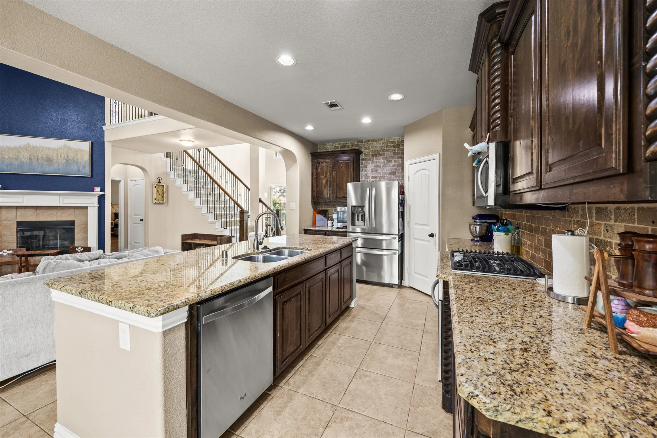 Single Family Residence For Sale in Collin County , 12812 Cordellera Lane, Frisco, Texas 75035, 4 Bedroom, 4 Bathroom, 2 Garage spaces, 3,398 Sqft, built in 2011, mls#21309409, Real Estate Agent in Frisco, Homes For Sale in Collin county, Homes For Sale in Frisco, Realtor in Frisco Texas, Real Estate Brokerage Independent Realty Texas, Luminita Cordes Realtor