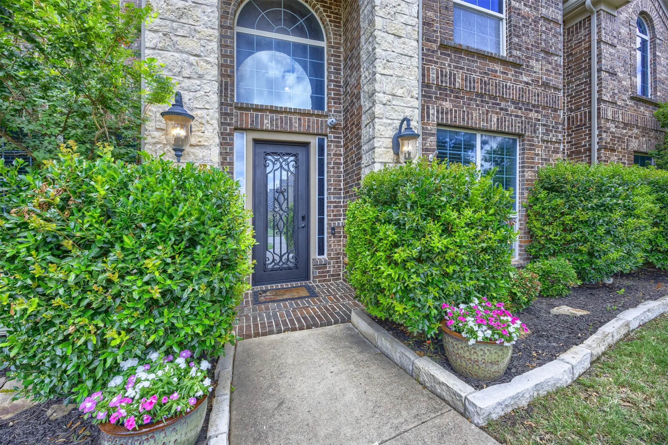 Single Family Residence For Sale in Collin County , 12812 Cordellera Lane, Frisco, Texas 75035, 4 Bedroom, 4 Bathroom, 2 Garage spaces, 3,398 Sqft, built in 2011, mls#21309409, Real Estate Agent in Frisco, Homes For Sale in Collin county, Homes For Sale in Frisco, Realtor in Frisco Texas, Real Estate Brokerage Independent Realty Texas, Luminita Cordes Realtor