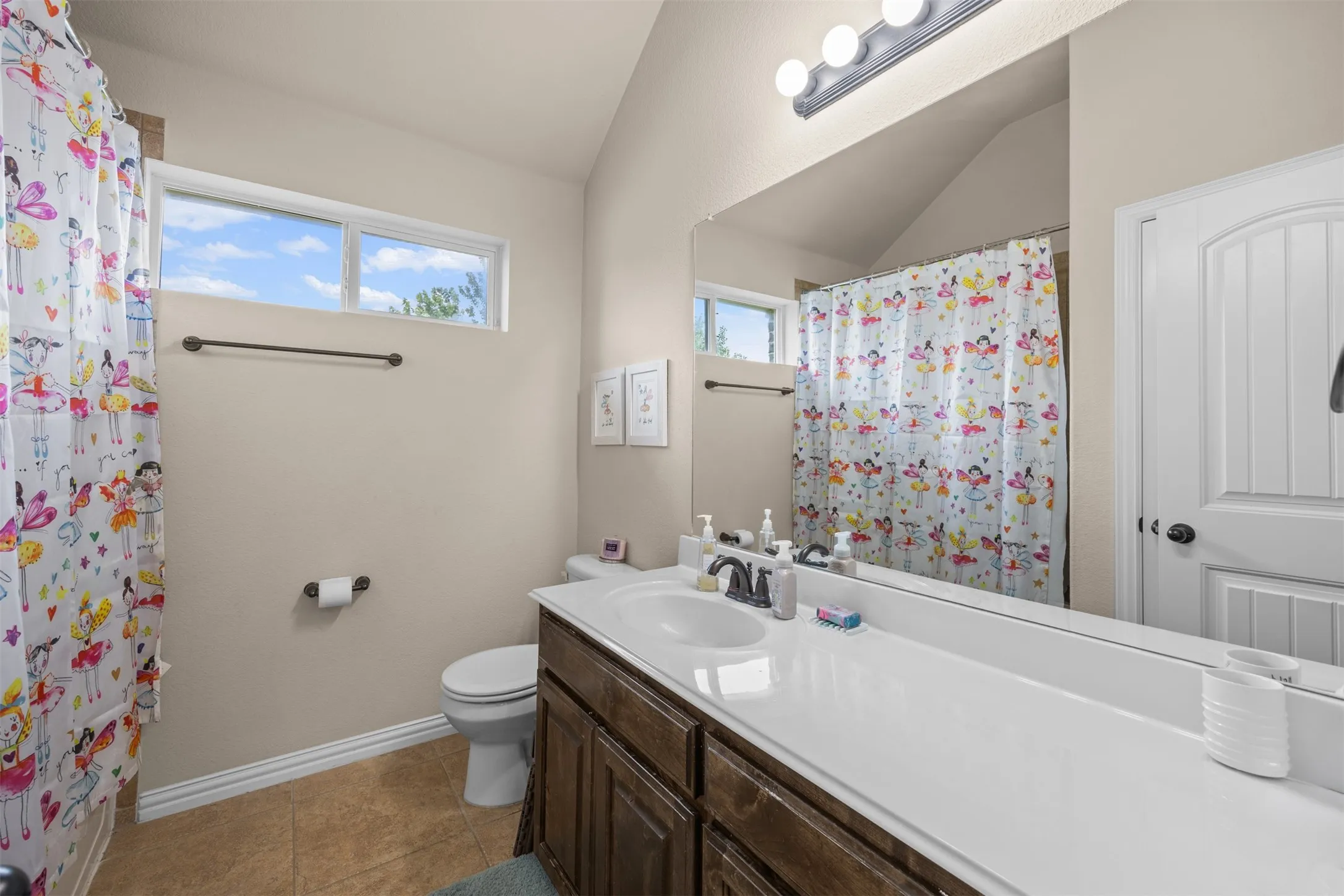 Single Family Residence For Sale in Collin County , 12812 Cordellera Lane, Frisco, Texas 75035, 4 Bedroom, 4 Bathroom, 2 Garage spaces, 3,398 Sqft, built in 2011, mls#21309409, Real Estate Agent in Frisco, Homes For Sale in Collin county, Homes For Sale in Frisco, Realtor in Frisco Texas, Real Estate Brokerage Independent Realty Texas, Luminita Cordes Realtor