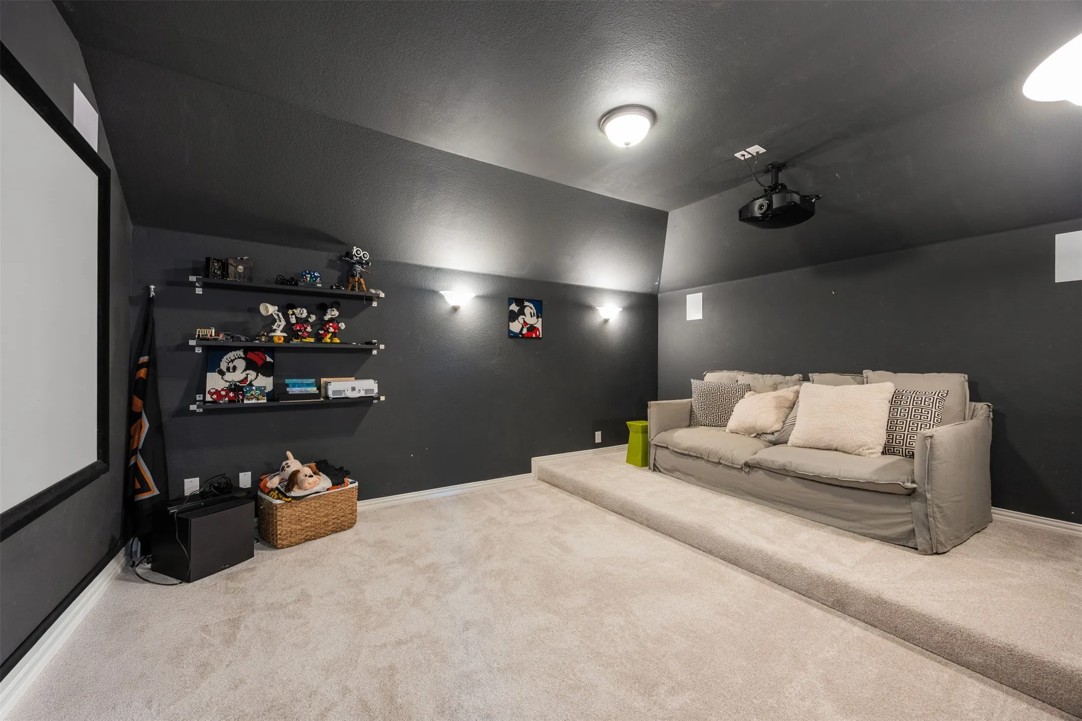 Single Family Residence For Sale in Collin County , 12812 Cordellera Lane, Frisco, Texas 75035, 4 Bedroom, 4 Bathroom, 2 Garage spaces, 3,398 Sqft, built in 2011, mls#21309409, Real Estate Agent in Frisco, Homes For Sale in Collin county, Homes For Sale in Frisco, Realtor in Frisco Texas, Real Estate Brokerage Independent Realty Texas, Luminita Cordes Realtor