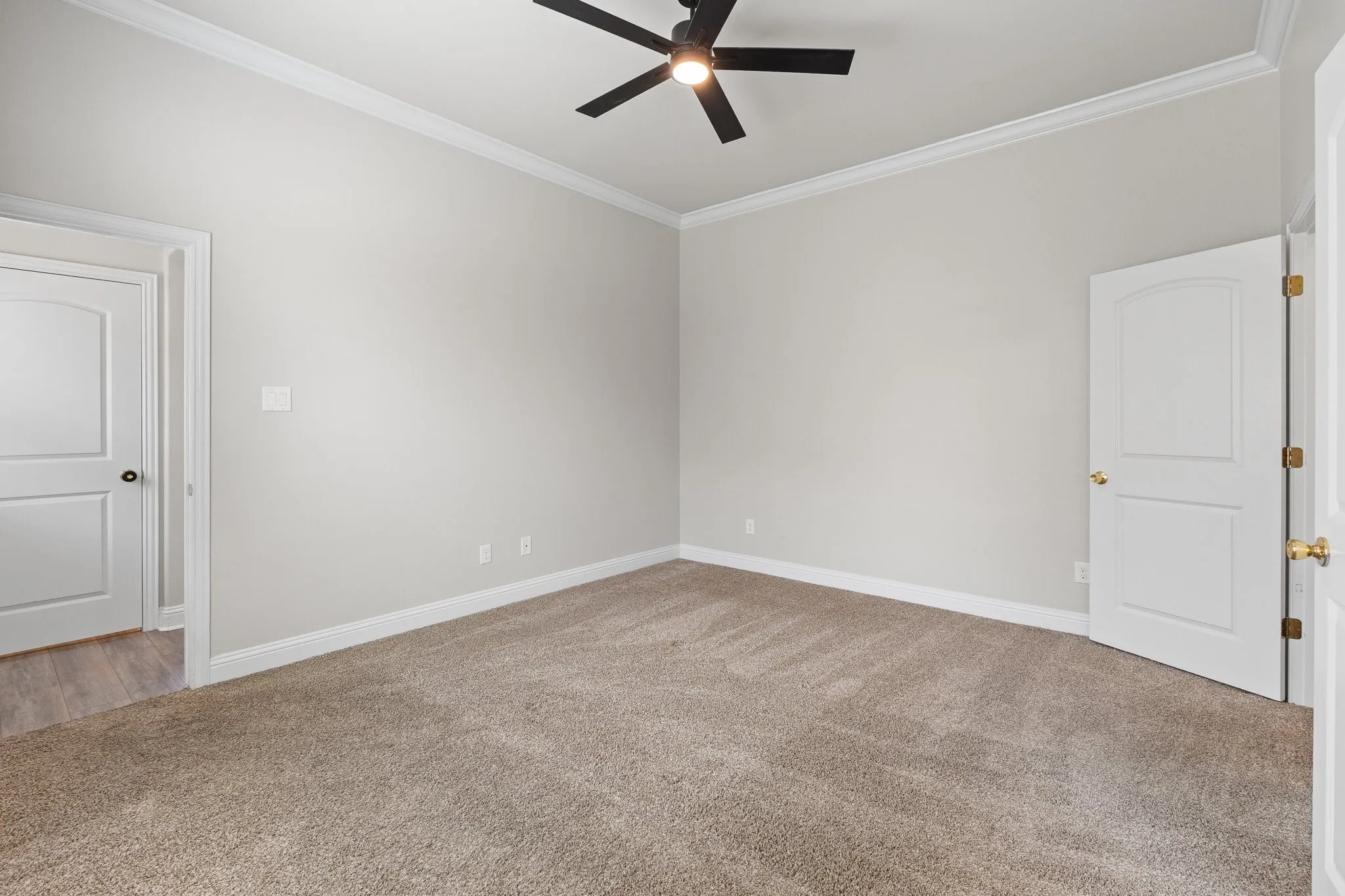 Single Family Residence For Sale in Johnson County , 906 Bent Wood Lane, Cleburne, Texas 76033, 3 Bedroom, 3 Bathroom, 2 Garage spaces, 2,174 Sqft, built in 2019, mls#21312524, Real Estate Agent in Cleburne, Homes For Sale in Johnson county, Homes For Sale in Cleburne, Realtor in Cleburne Texas, Real Estate Brokerage Independent Realty Texas, Luminita Cordes Realtor