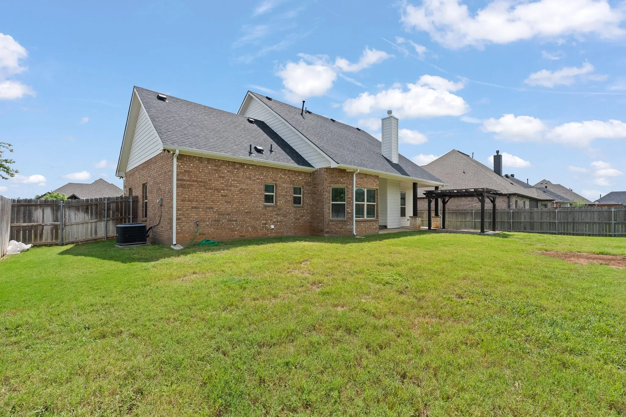 Single Family Residence For Sale in Johnson County , 906 Bent Wood Lane, Cleburne, Texas 76033, 3 Bedroom, 3 Bathroom, 2 Garage spaces, 2,174 Sqft, built in 2019, mls#21312524, Real Estate Agent in Cleburne, Homes For Sale in Johnson county, Homes For Sale in Cleburne, Realtor in Cleburne Texas, Real Estate Brokerage Independent Realty Texas, Luminita Cordes Realtor